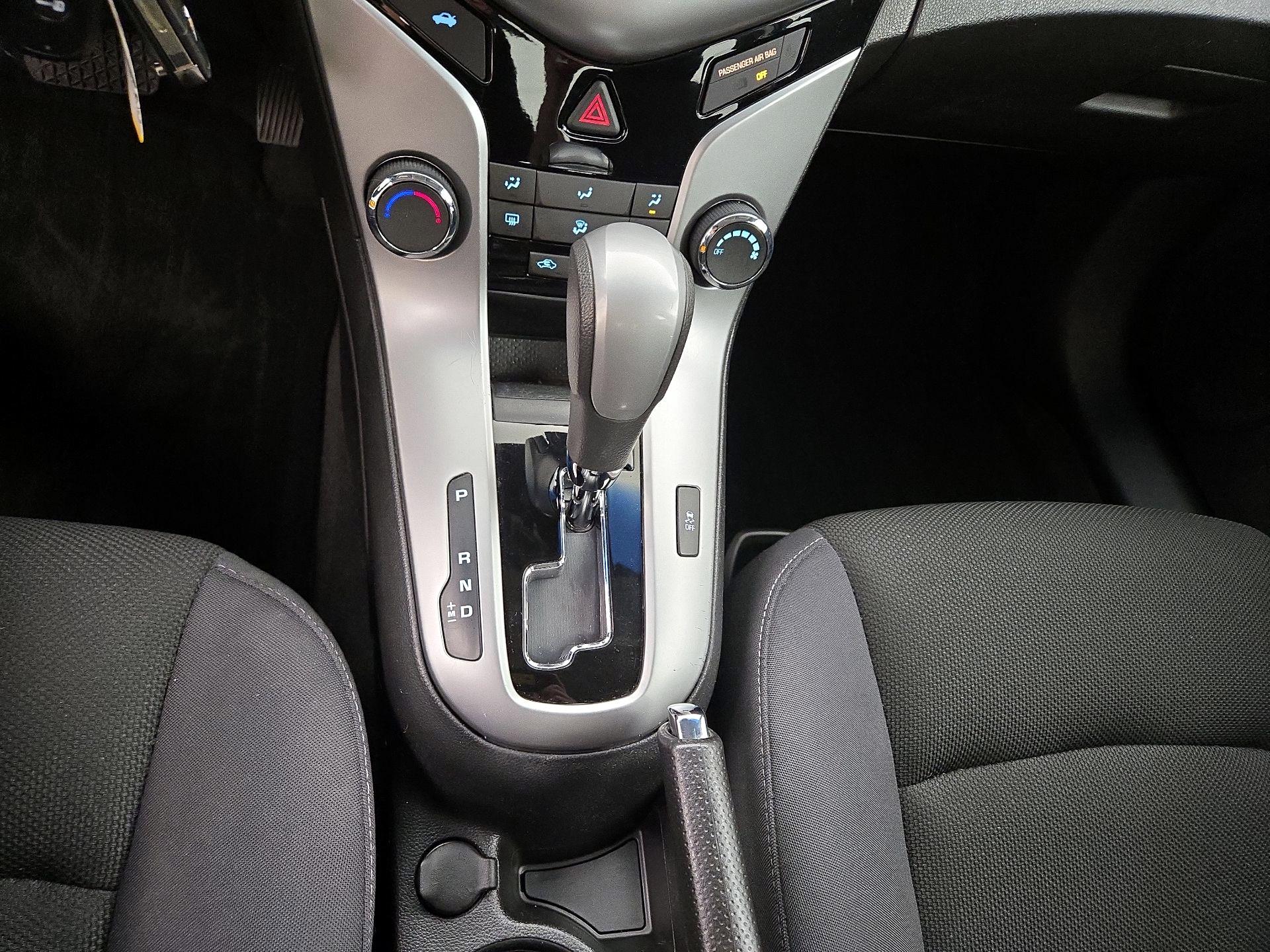Thumbnail: 2015 Chevrolet Cruze - 16