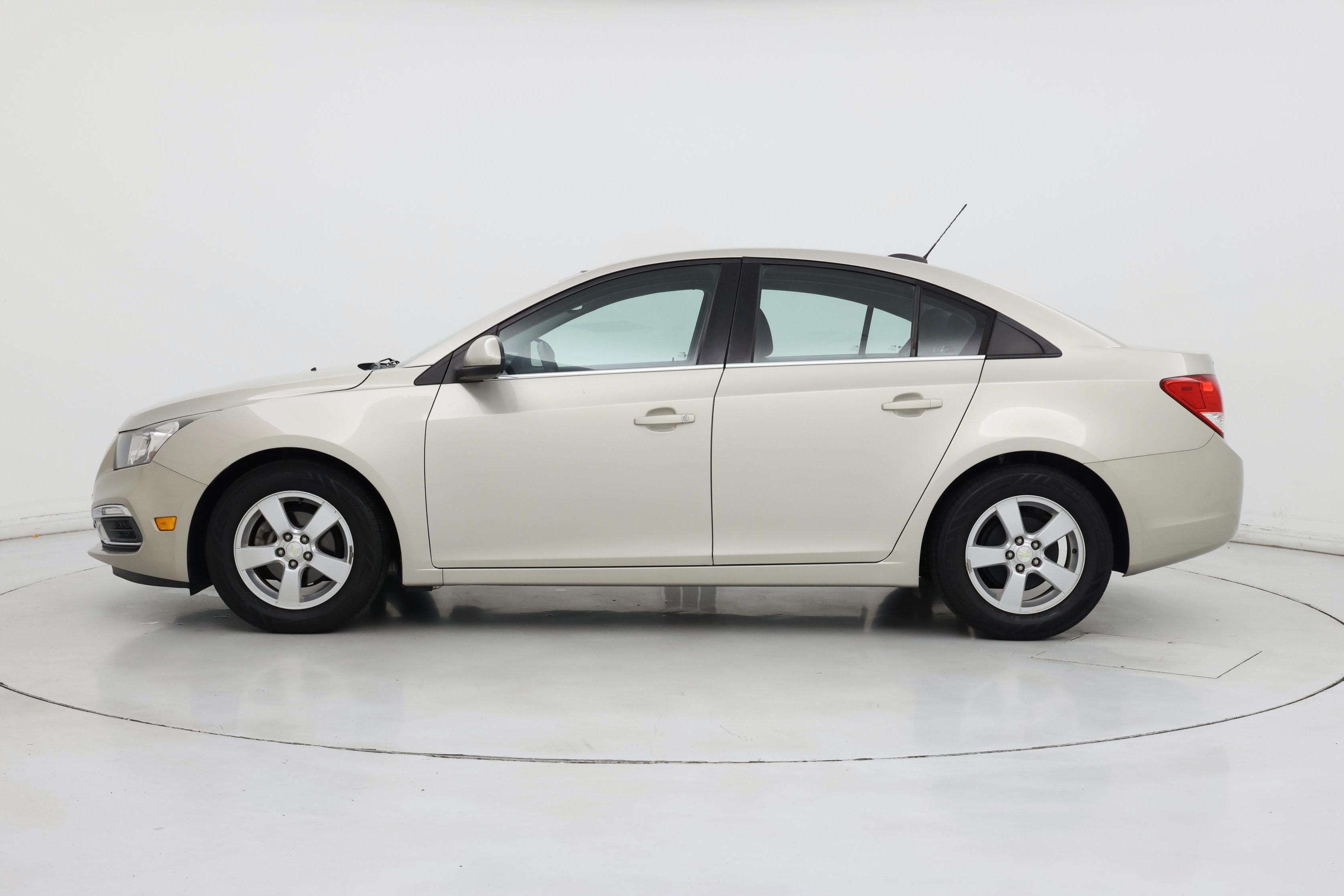 Thumbnail: 2015 Chevrolet Cruze - 3