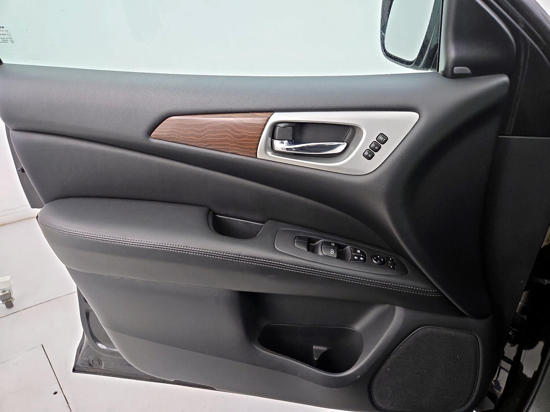 Thumbnail: 2017 Nissan Pathfinder - 12