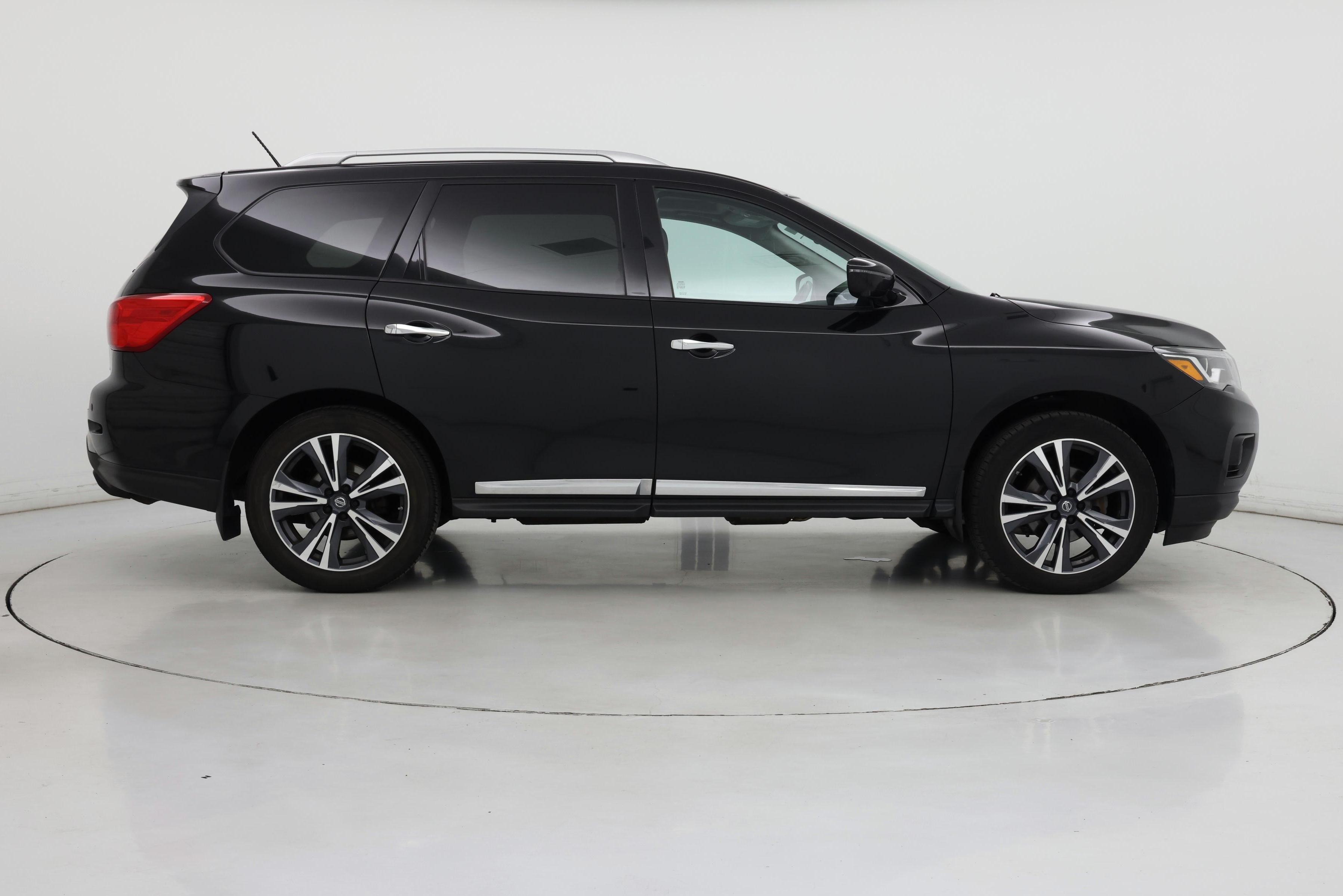 Thumbnail: 2017 Nissan Pathfinder - 7