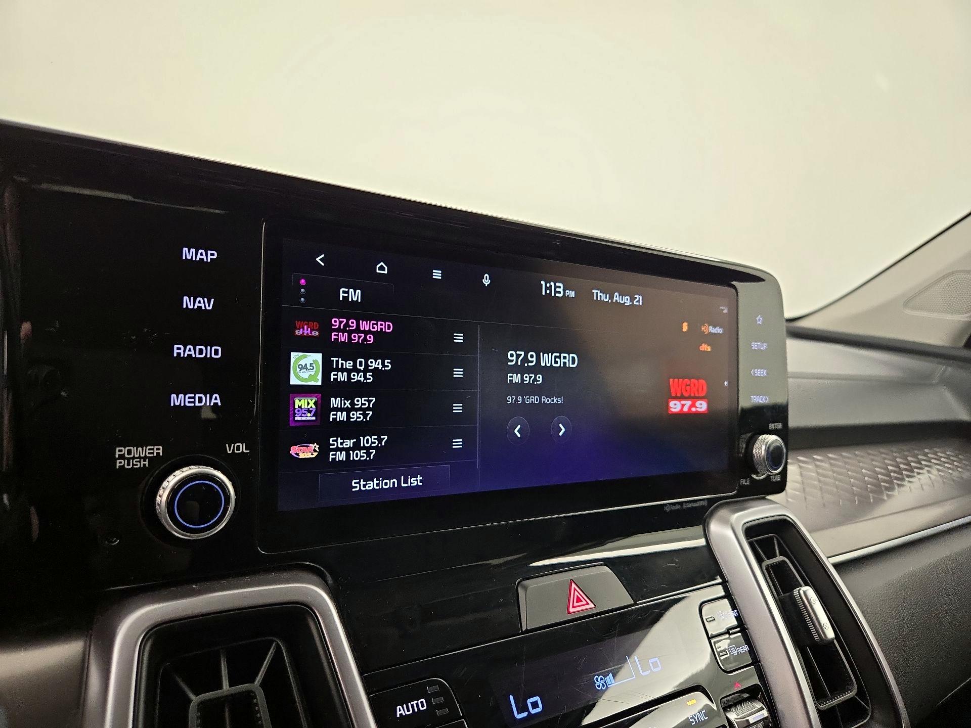 Thumbnail: 2022 Kia Sorento - 16