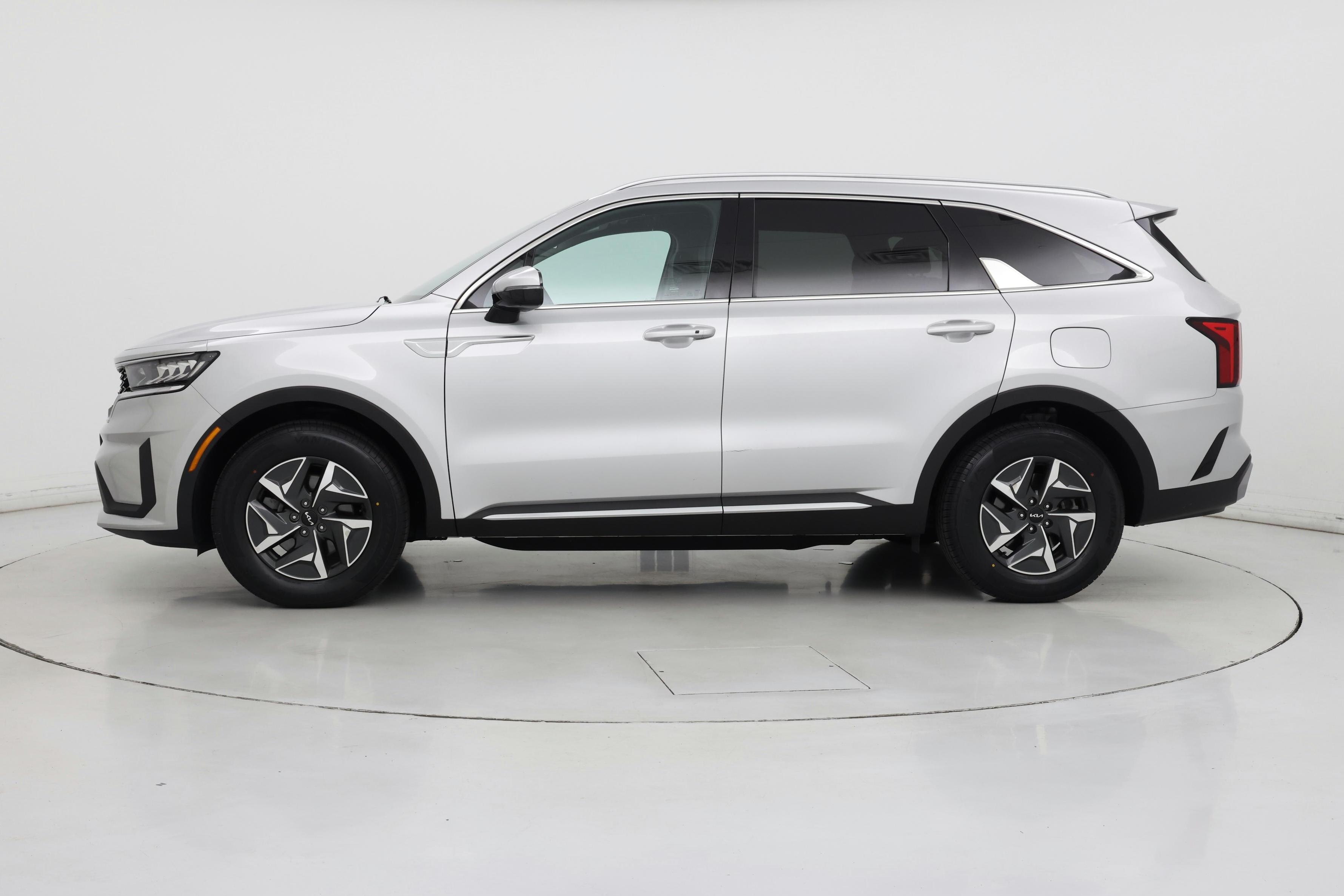 Thumbnail: 2022 Kia Sorento - 3