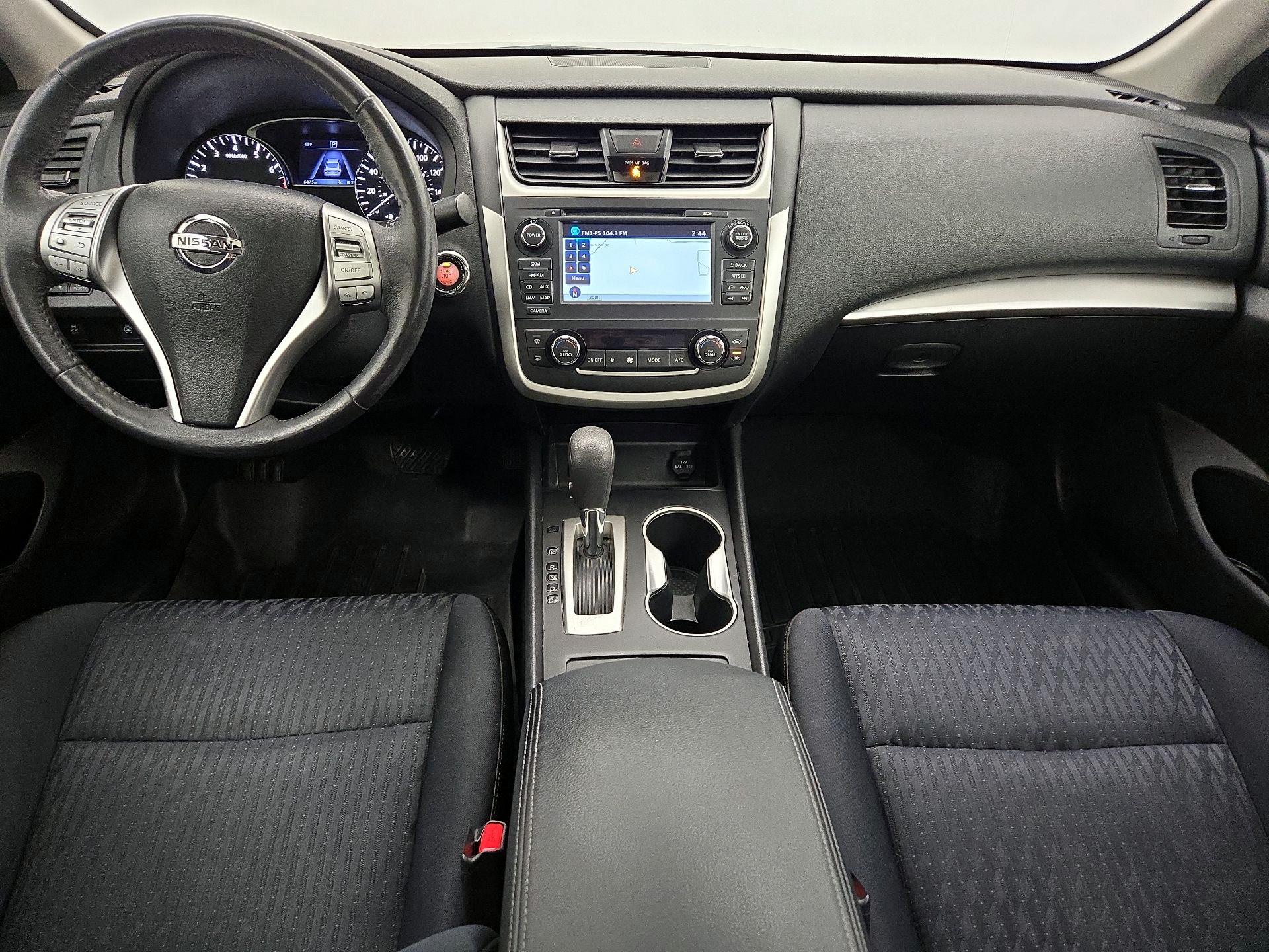 Thumbnail: 2017 Nissan Altima - 9
