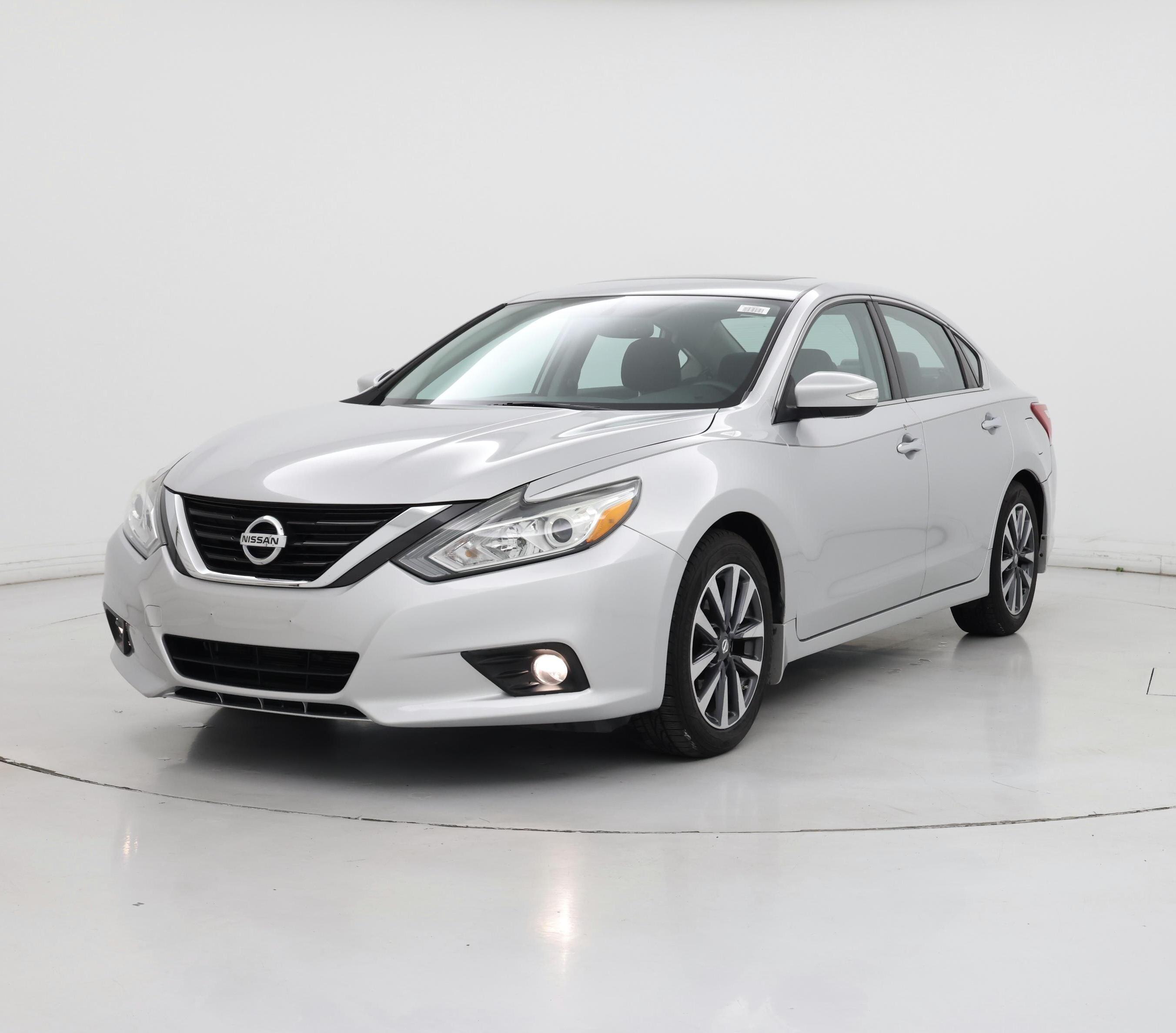 Thumbnail: 2017 Nissan Altima - 4