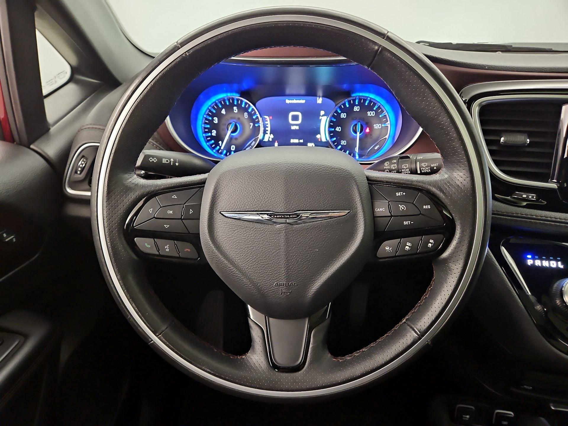 Thumbnail: 2020 Chrysler Pacifica - 10