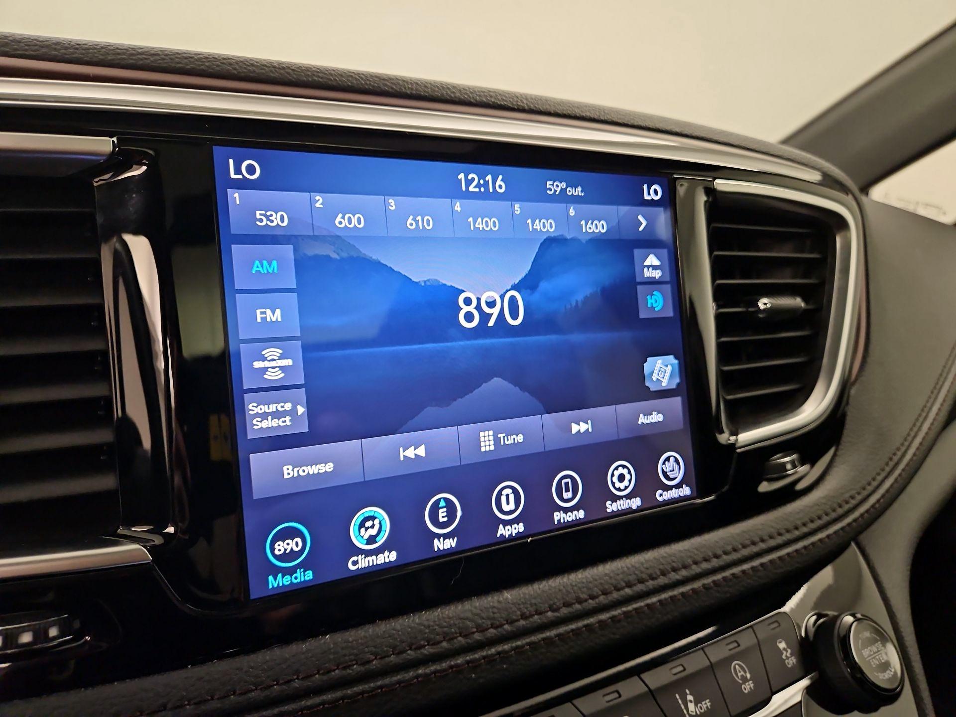 Thumbnail: 2020 Chrysler Pacifica - 16
