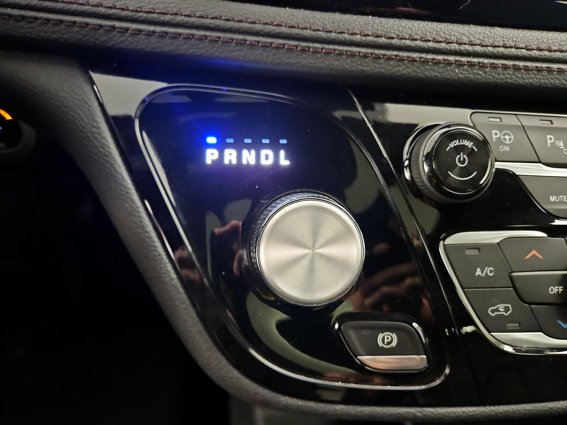 Thumbnail: 2020 Chrysler Pacifica - 18