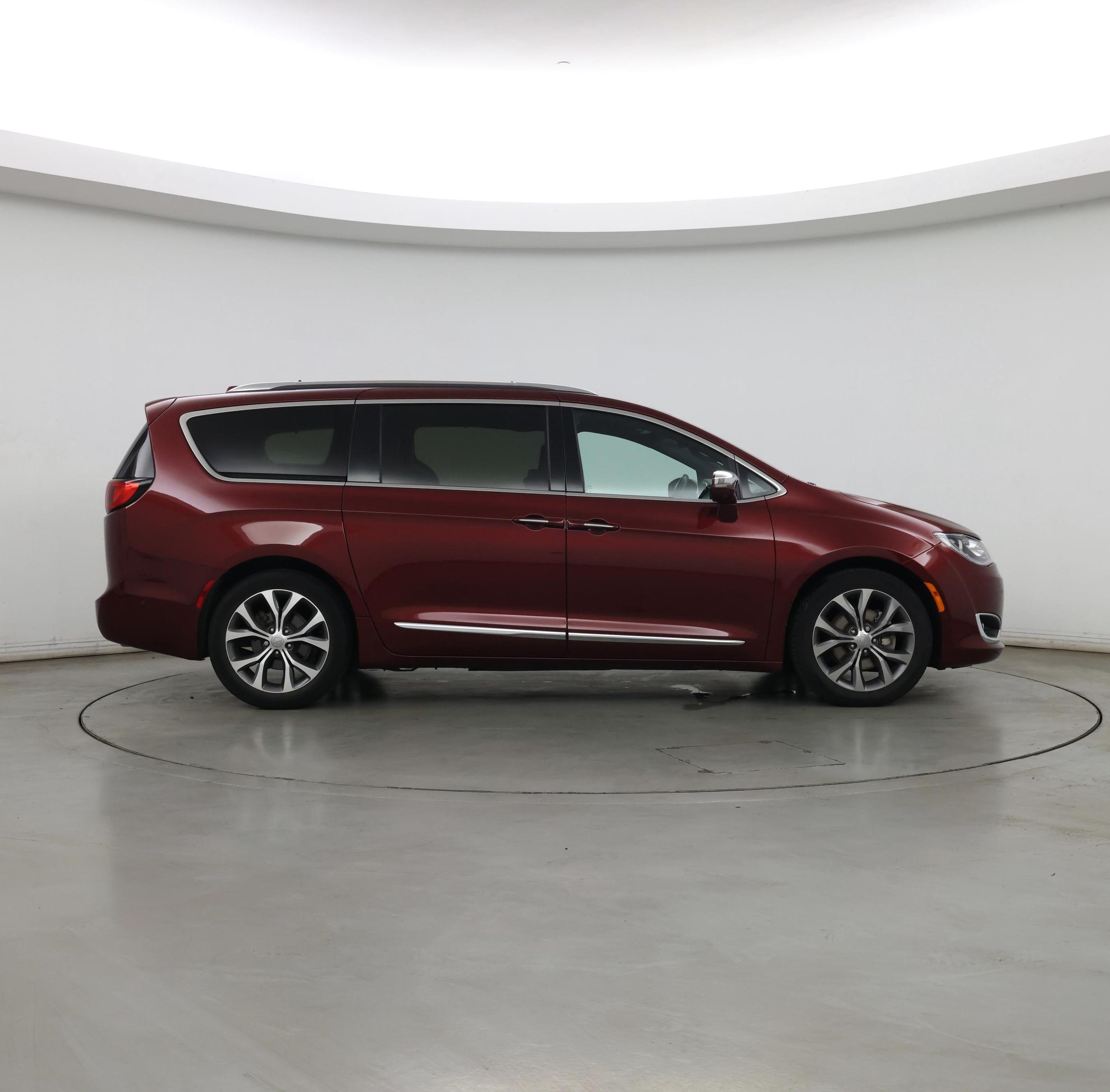 Thumbnail: 2020 Chrysler Pacifica - 7