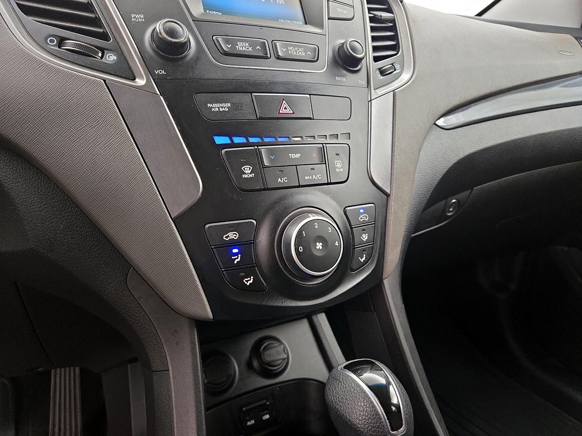 Thumbnail: 2015 Hyundai Santa Fe - 16