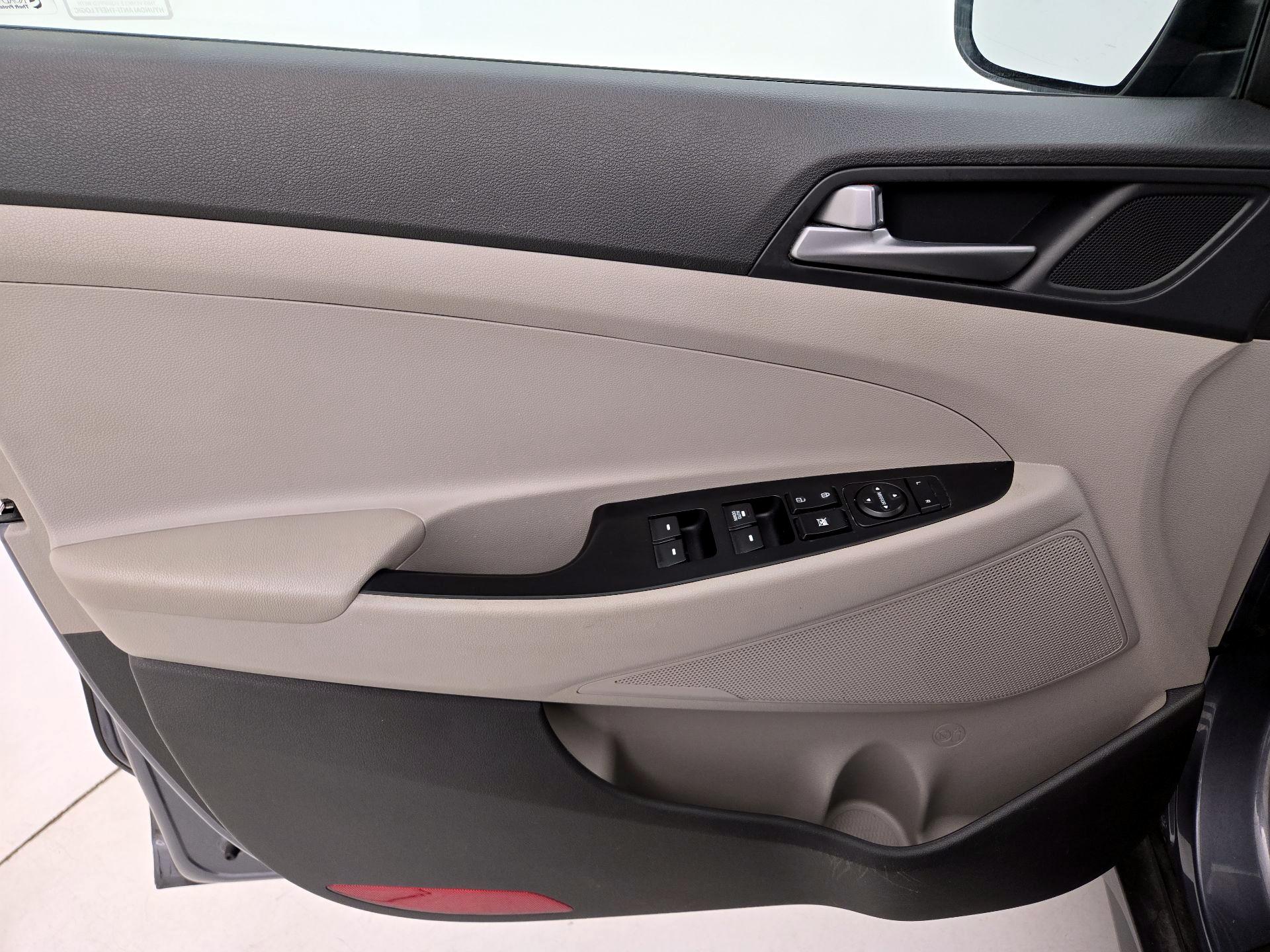 Thumbnail: 2017 Hyundai Tucson - 12
