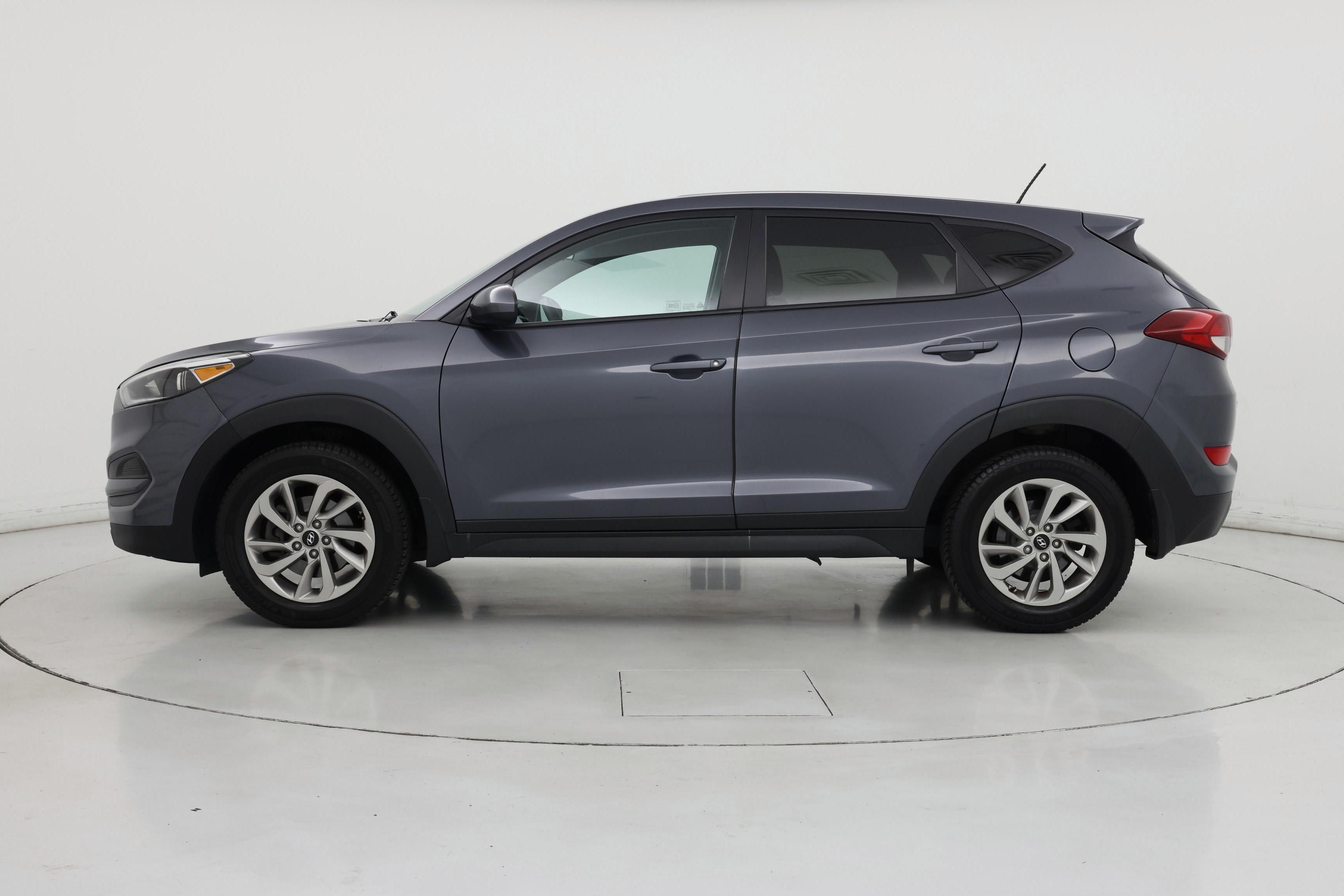 Thumbnail: 2017 Hyundai Tucson - 3