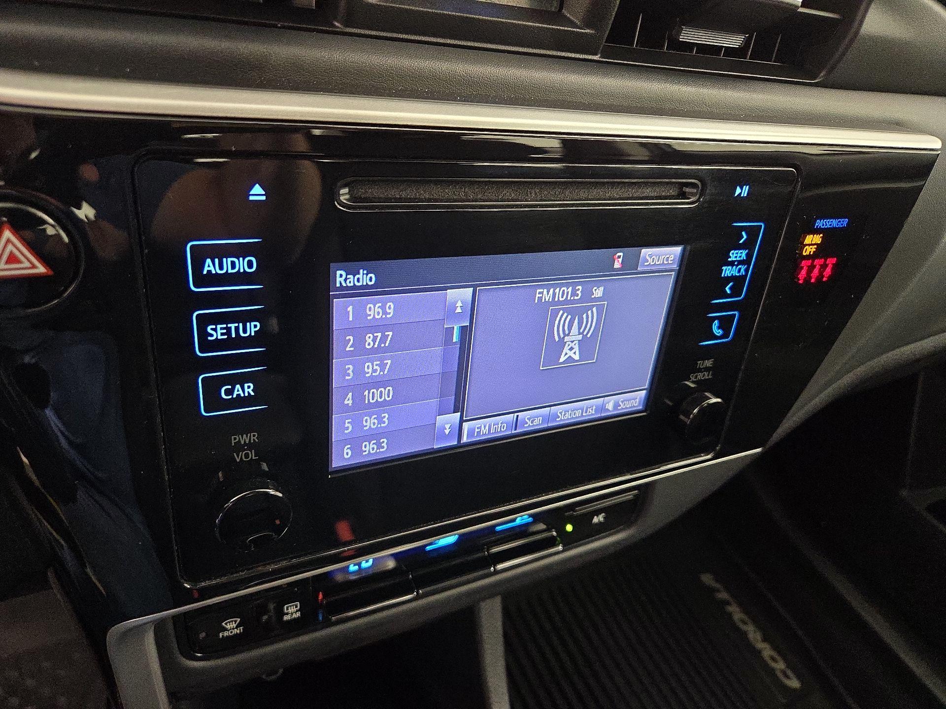 Thumbnail: 2018 Toyota Corolla - 15