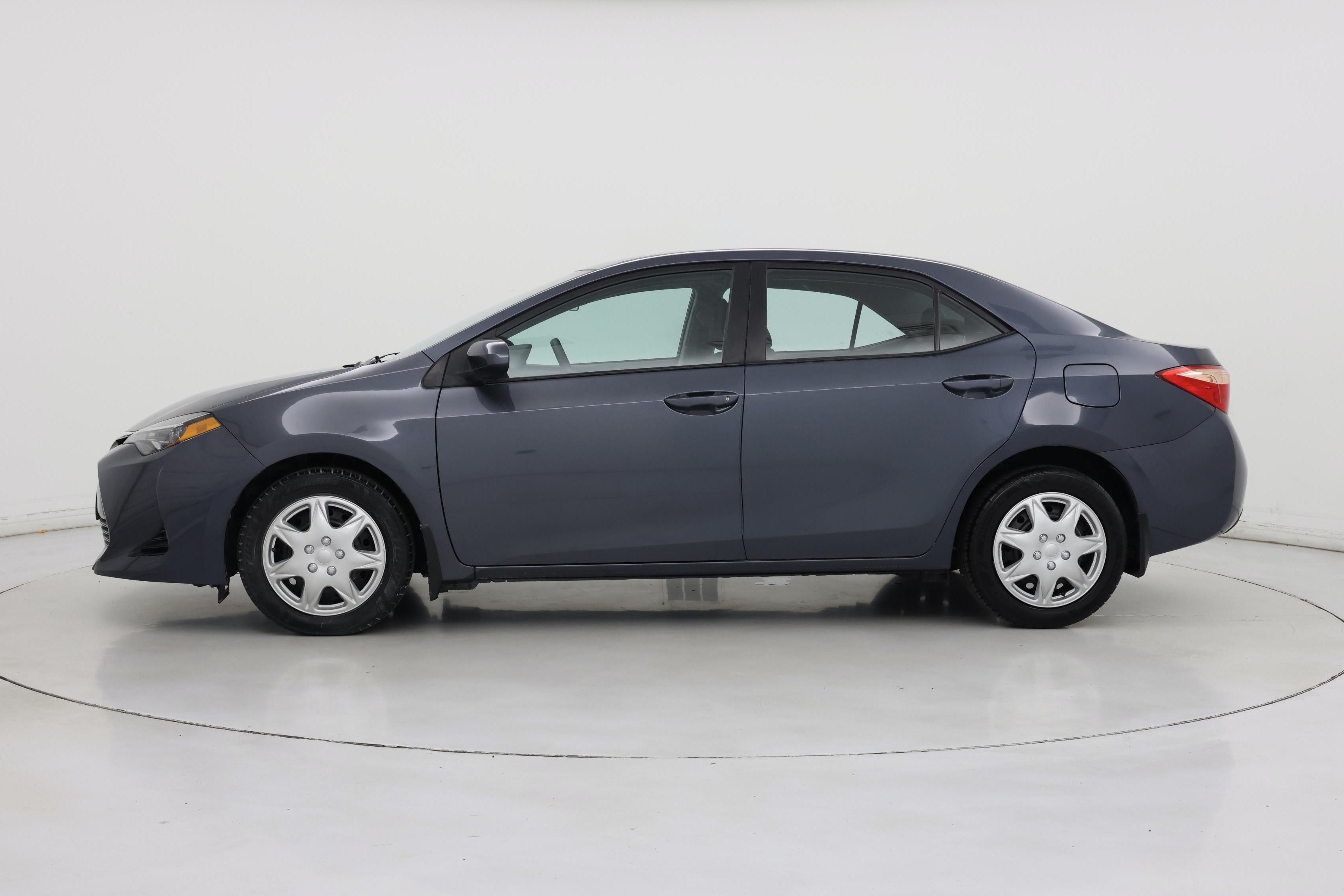 Thumbnail: 2018 Toyota Corolla - 3