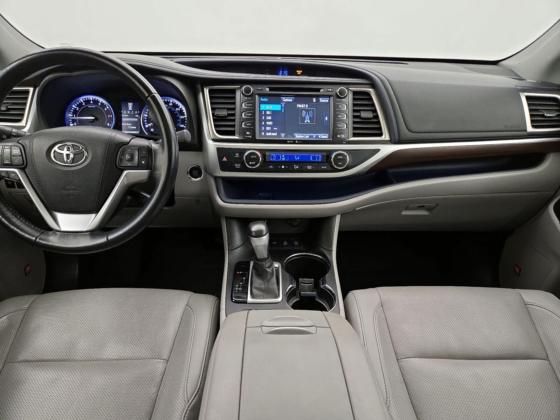Thumbnail: 2015 Toyota Highlander - 9