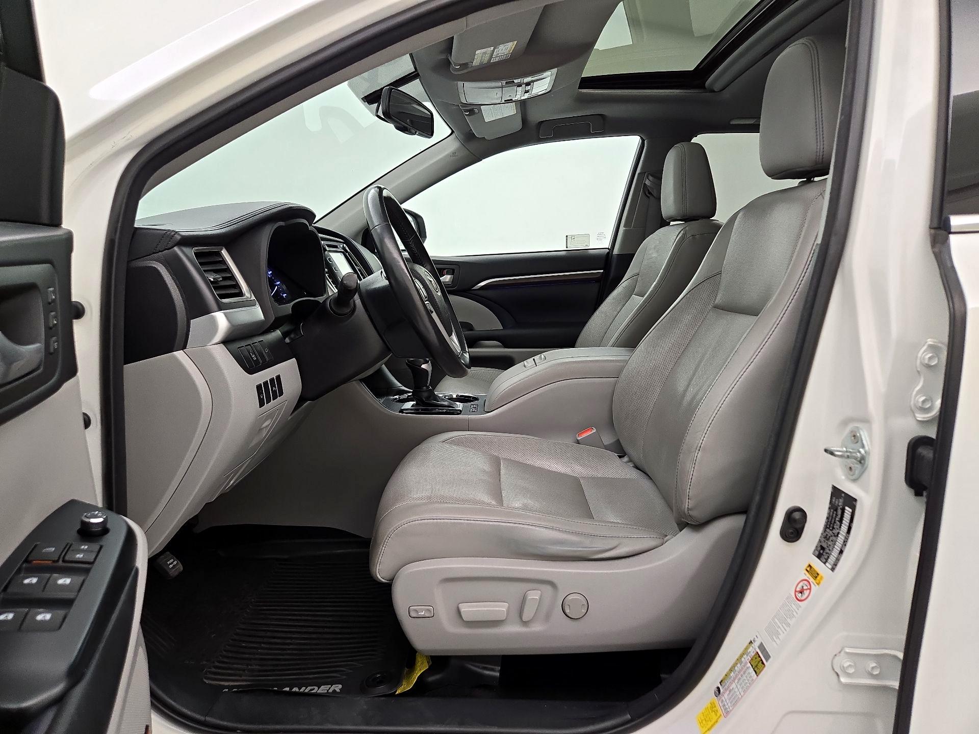 Thumbnail: 2015 Toyota Highlander - 11