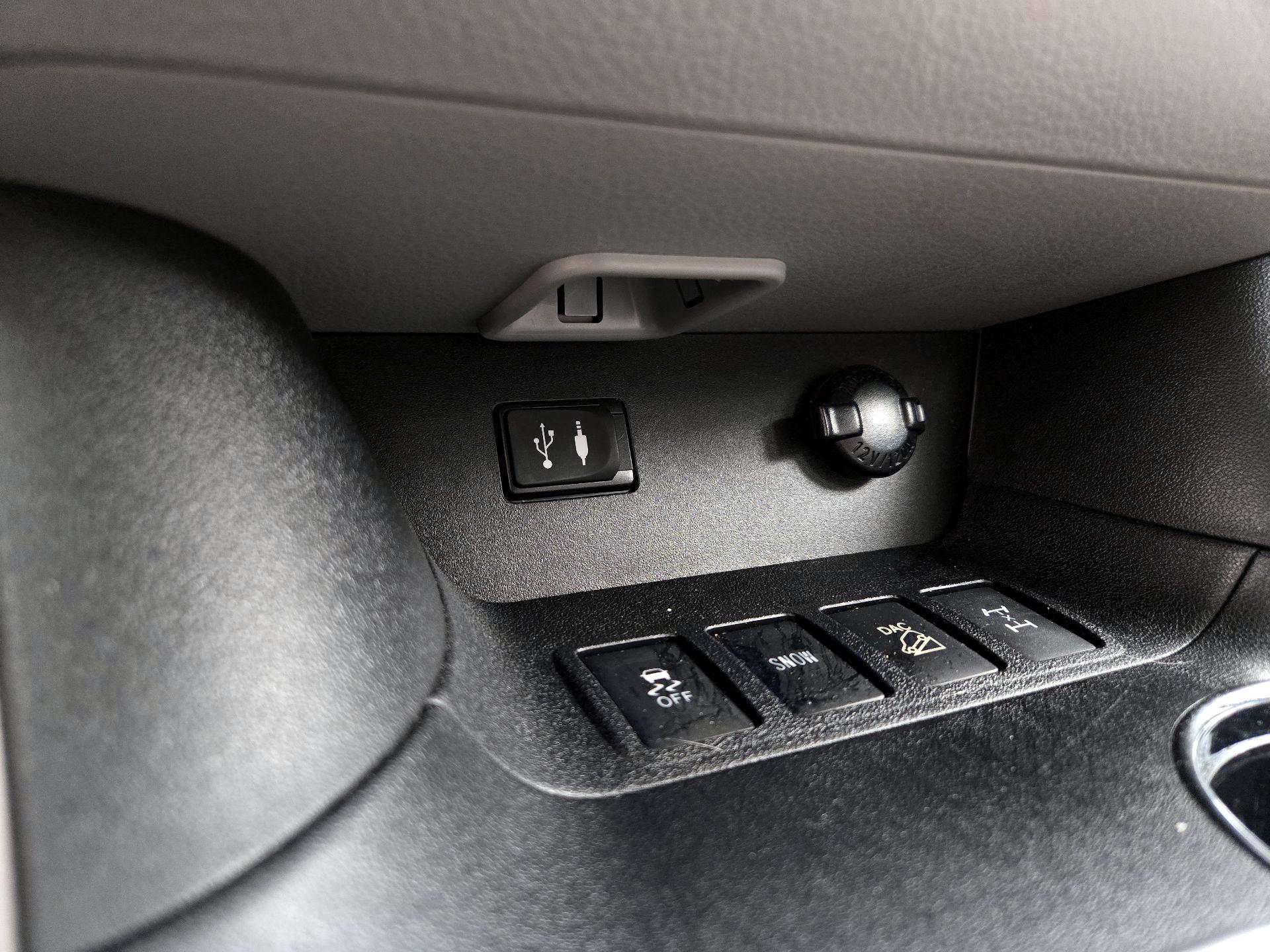 Thumbnail: 2015 Toyota Highlander - 18