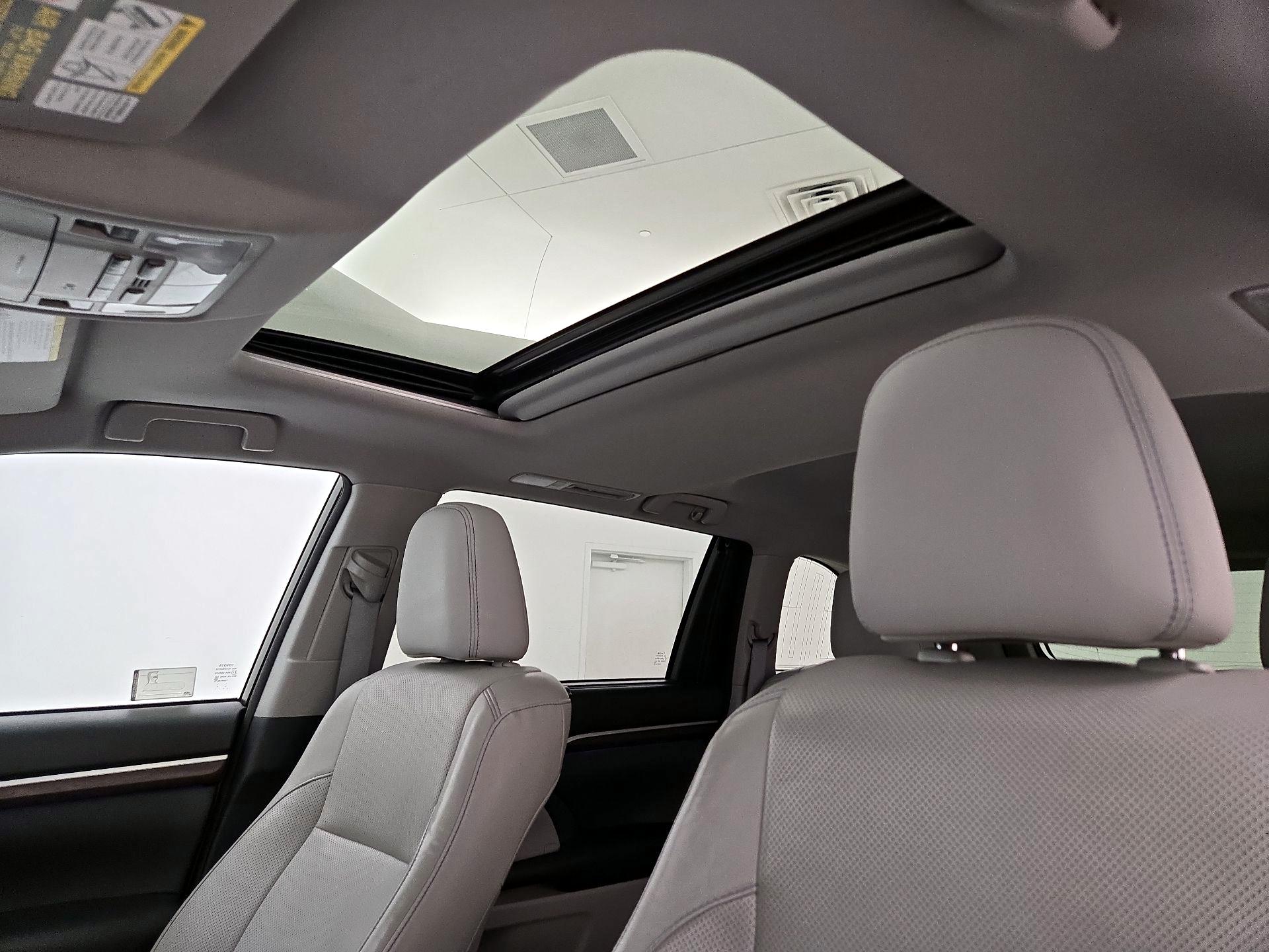 Thumbnail: 2015 Toyota Highlander - 19