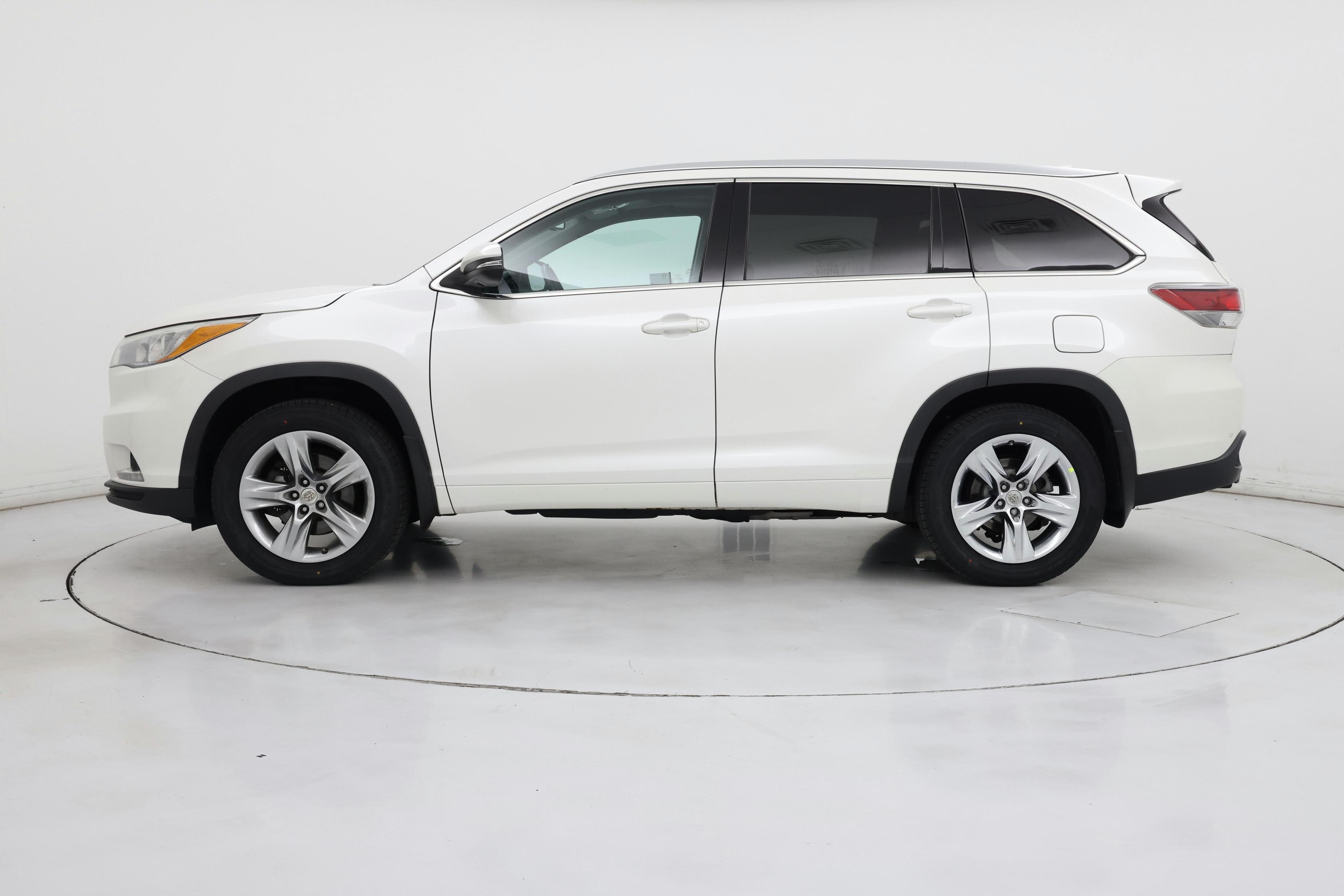 Thumbnail: 2015 Toyota Highlander - 3