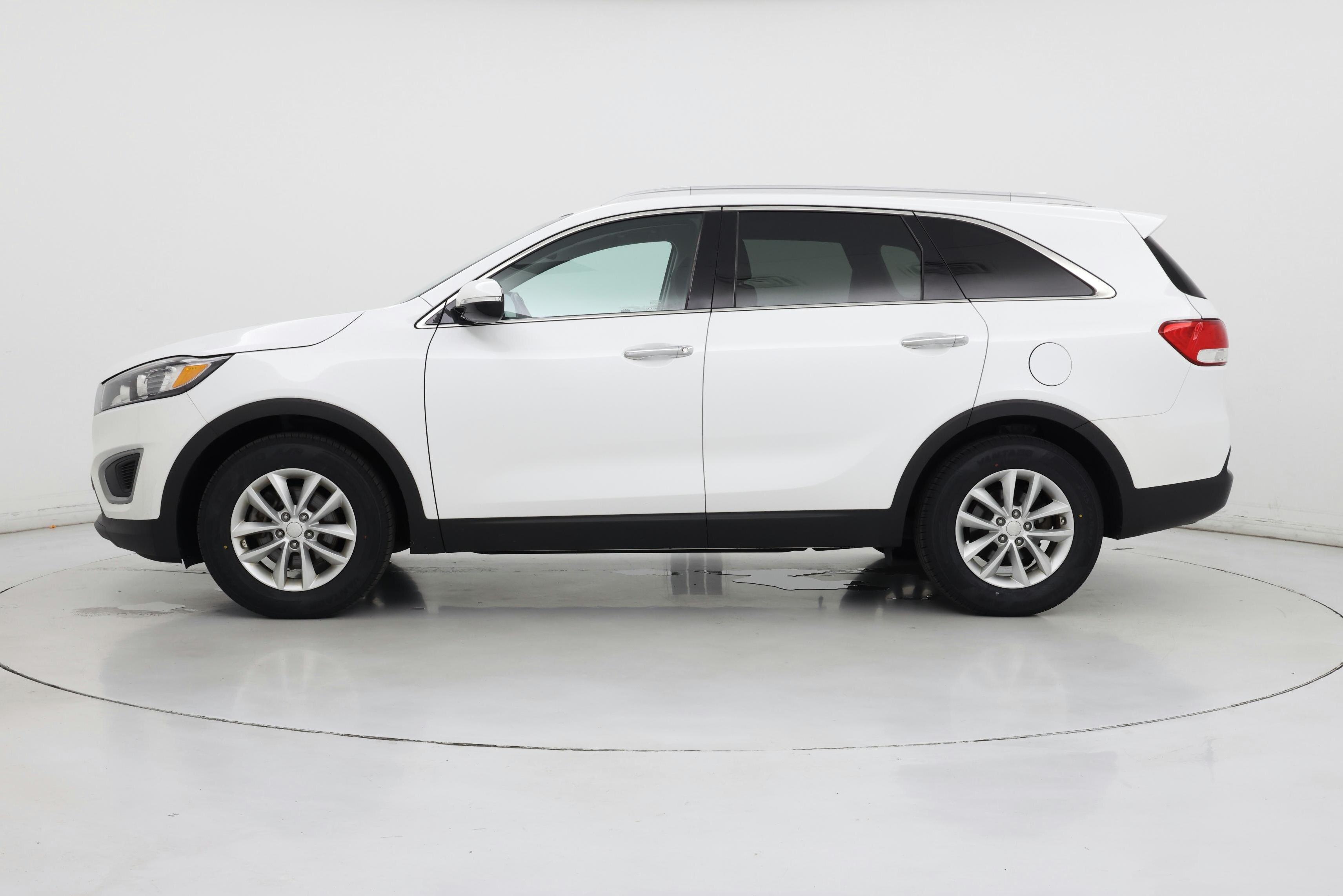 Thumbnail: 2018 Kia Sorento - 3