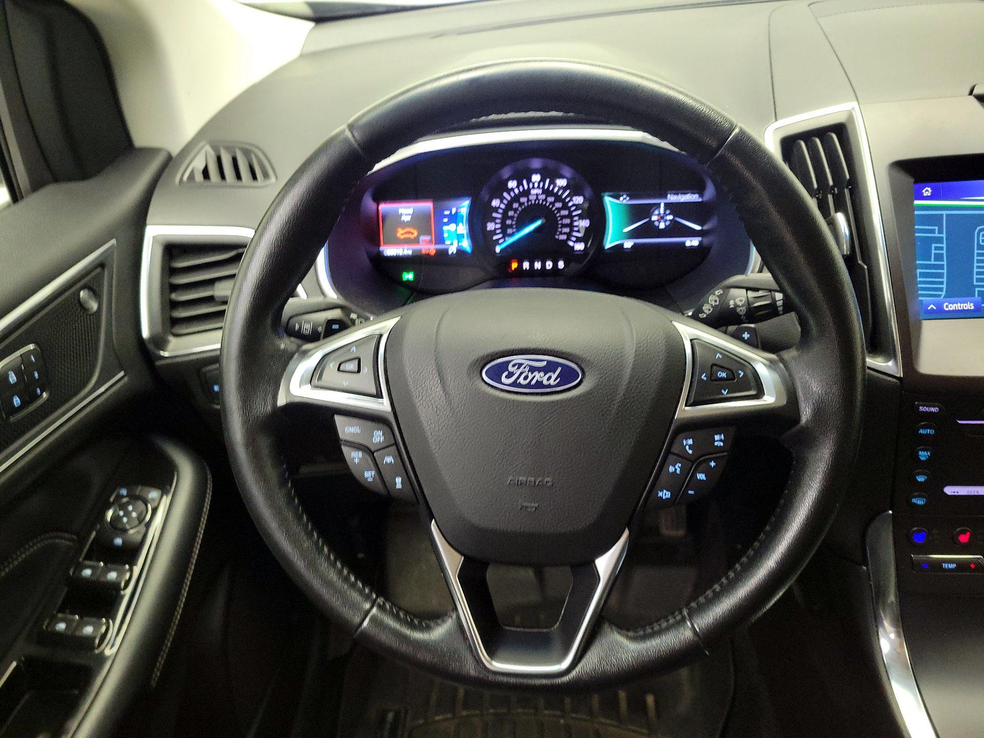 Thumbnail: 2019 Ford Edge - 10