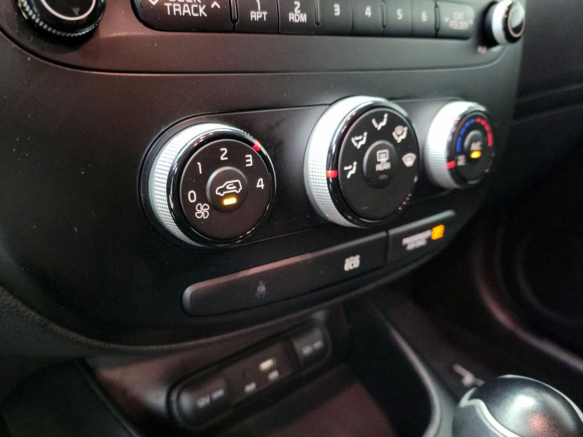 Thumbnail: 2016 Kia Soul - 15