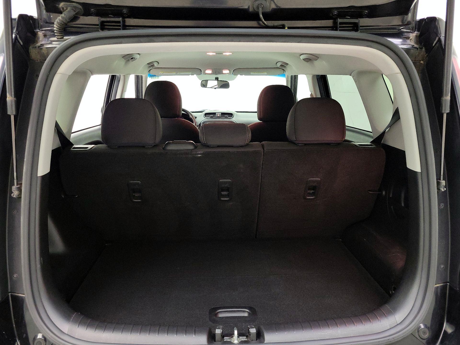 Thumbnail: 2016 Kia Soul - 19