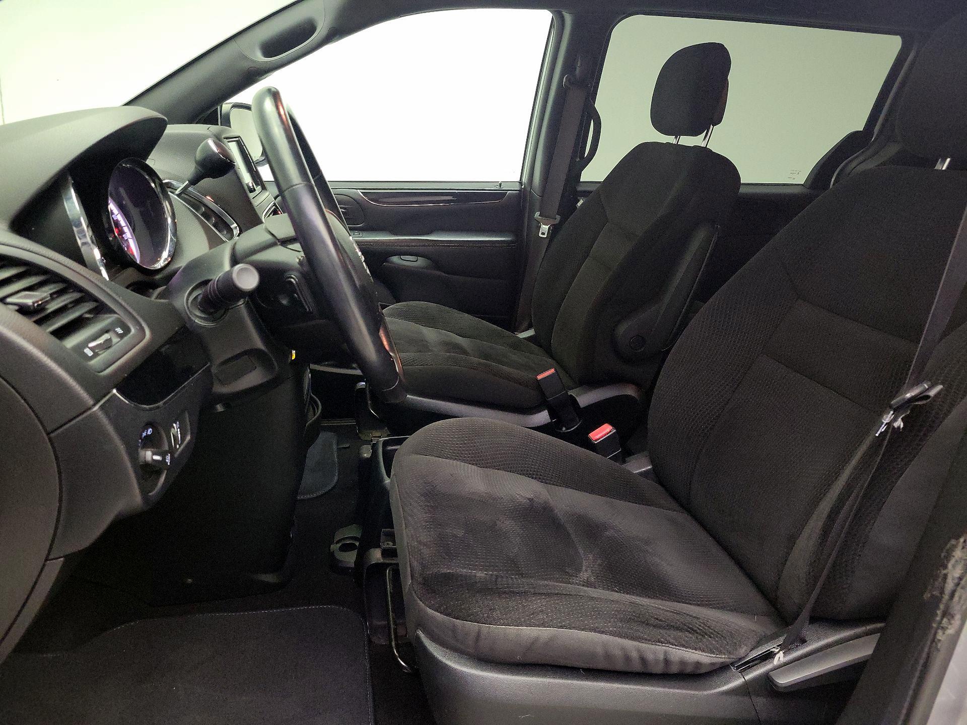 Thumbnail: 2018 Dodge Grand Caravan - 11