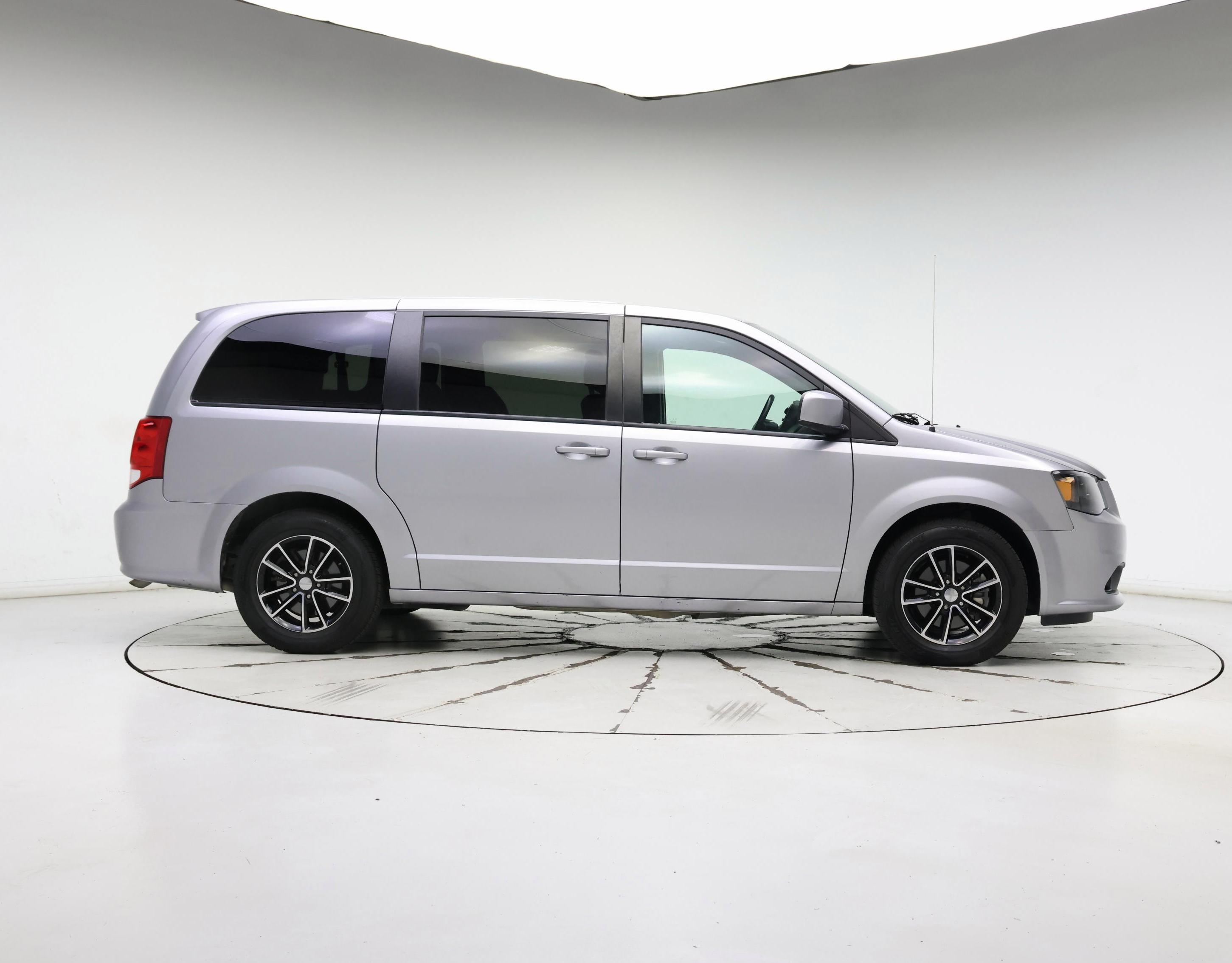 Thumbnail: 2018 Dodge Grand Caravan - 7
