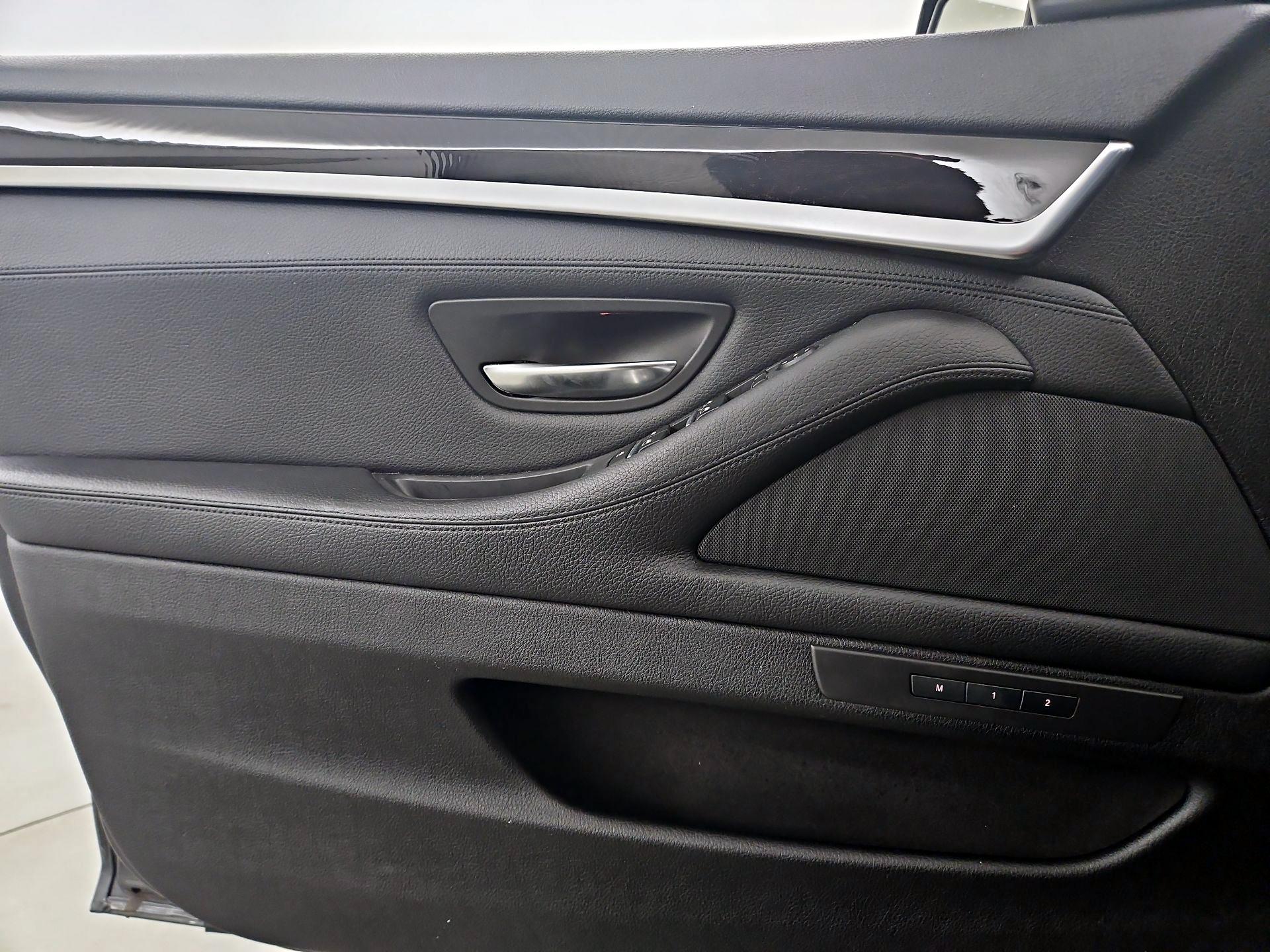 Thumbnail: 2014 BMW 5 Series - 12