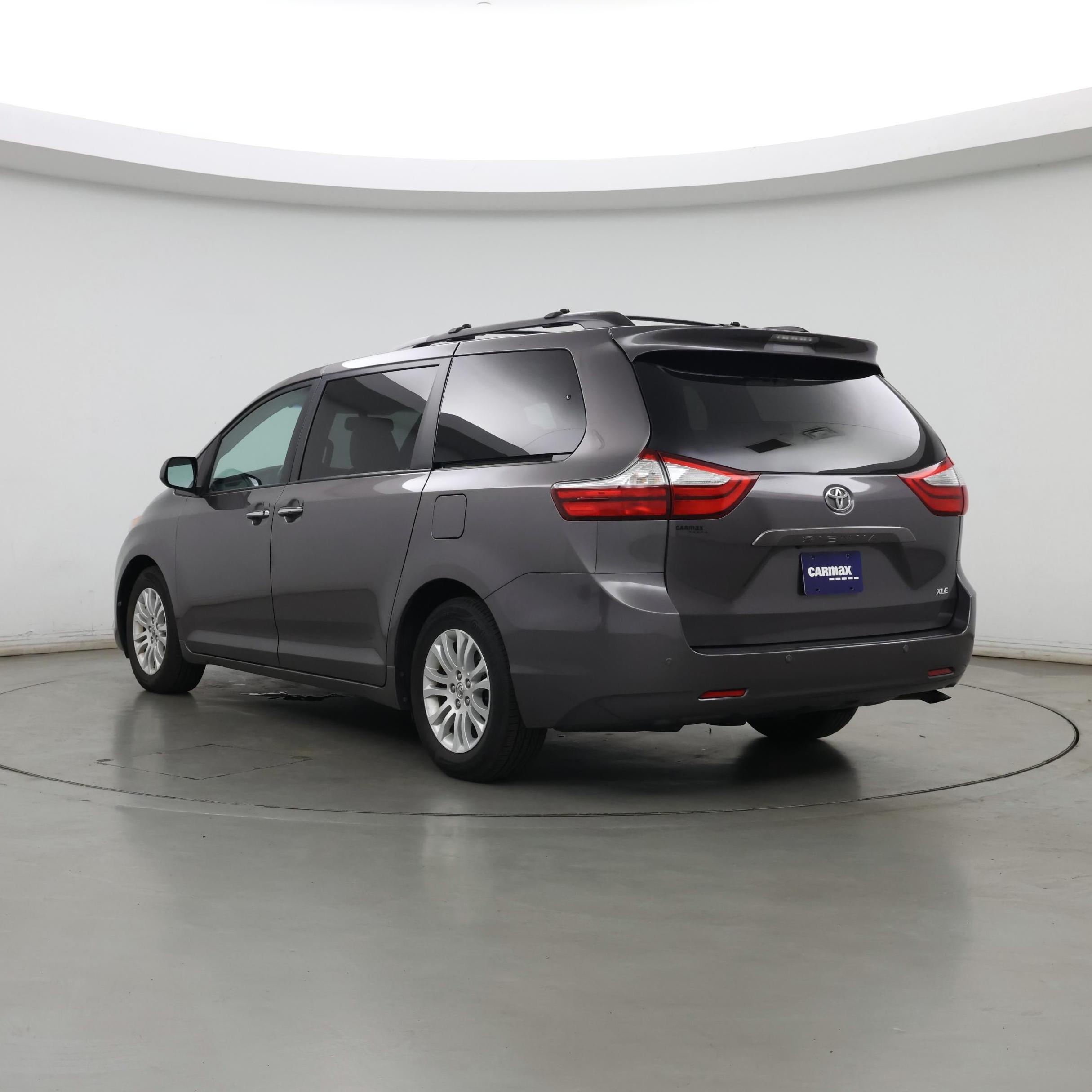 Thumbnail: 2016 Toyota Sienna - 2