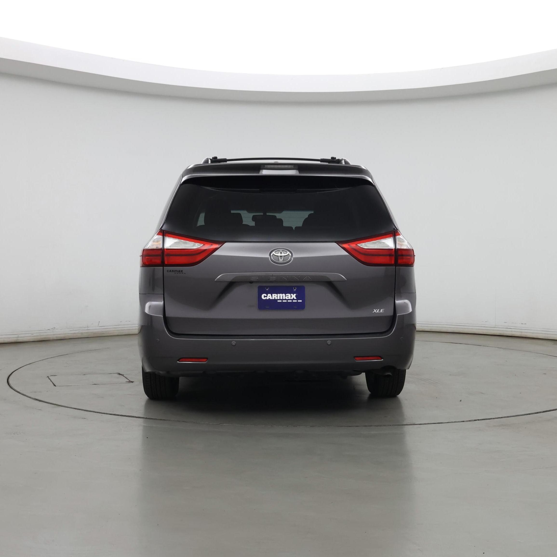 Thumbnail: 2016 Toyota Sienna - 6