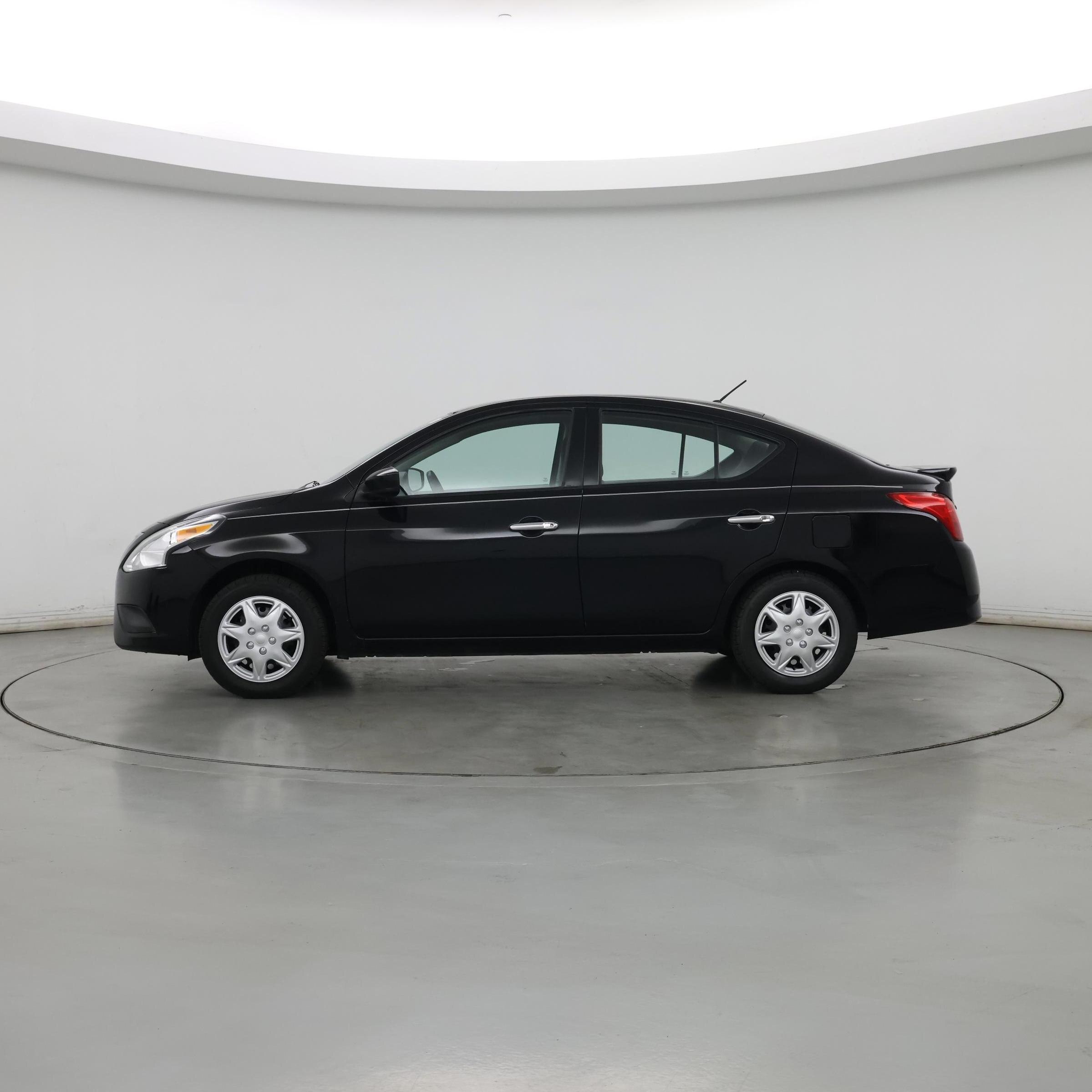 Thumbnail: 2017 Nissan Versa - 3