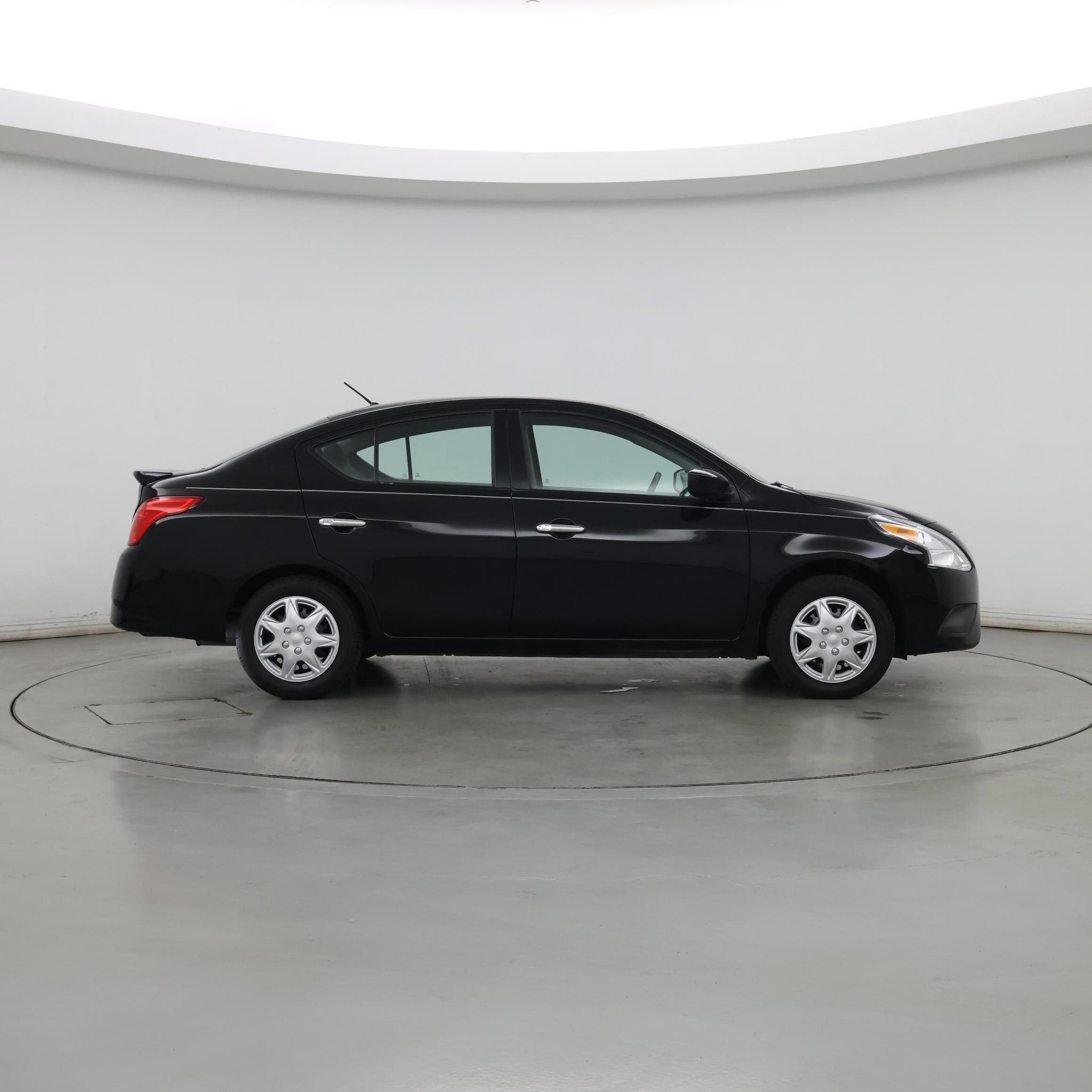Thumbnail: 2017 Nissan Versa - 7