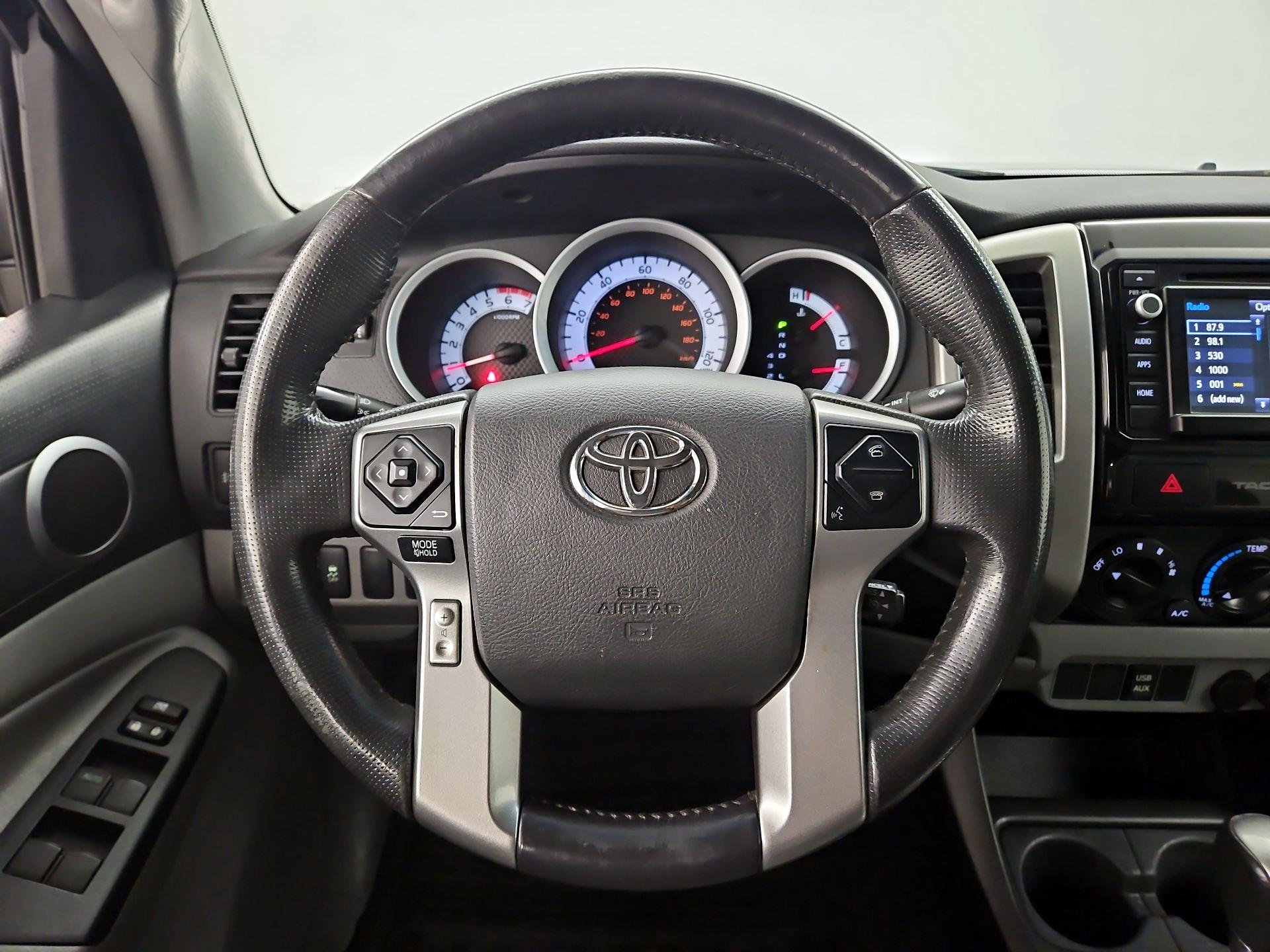 Thumbnail: 2015 Toyota Tacoma - 10