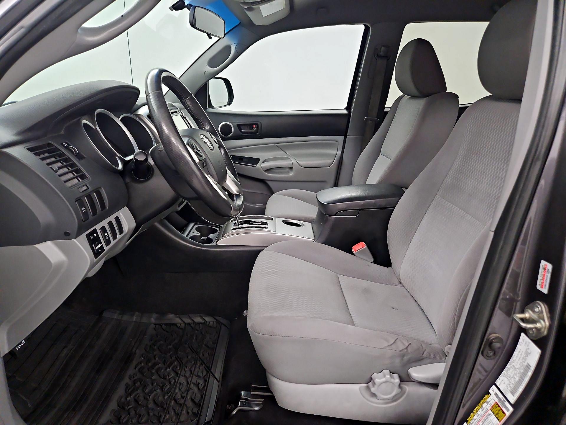 Thumbnail: 2015 Toyota Tacoma - 11