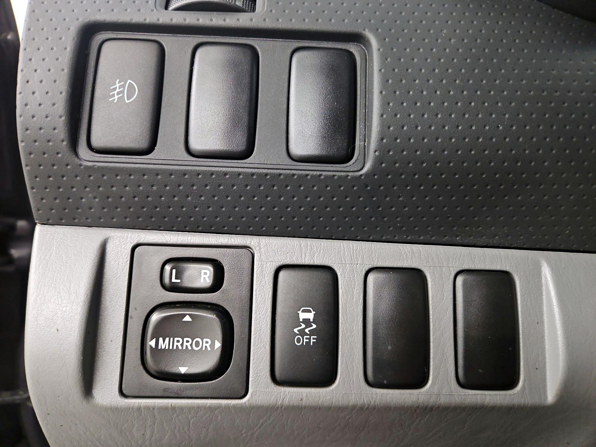 Thumbnail: 2015 Toyota Tacoma - 13