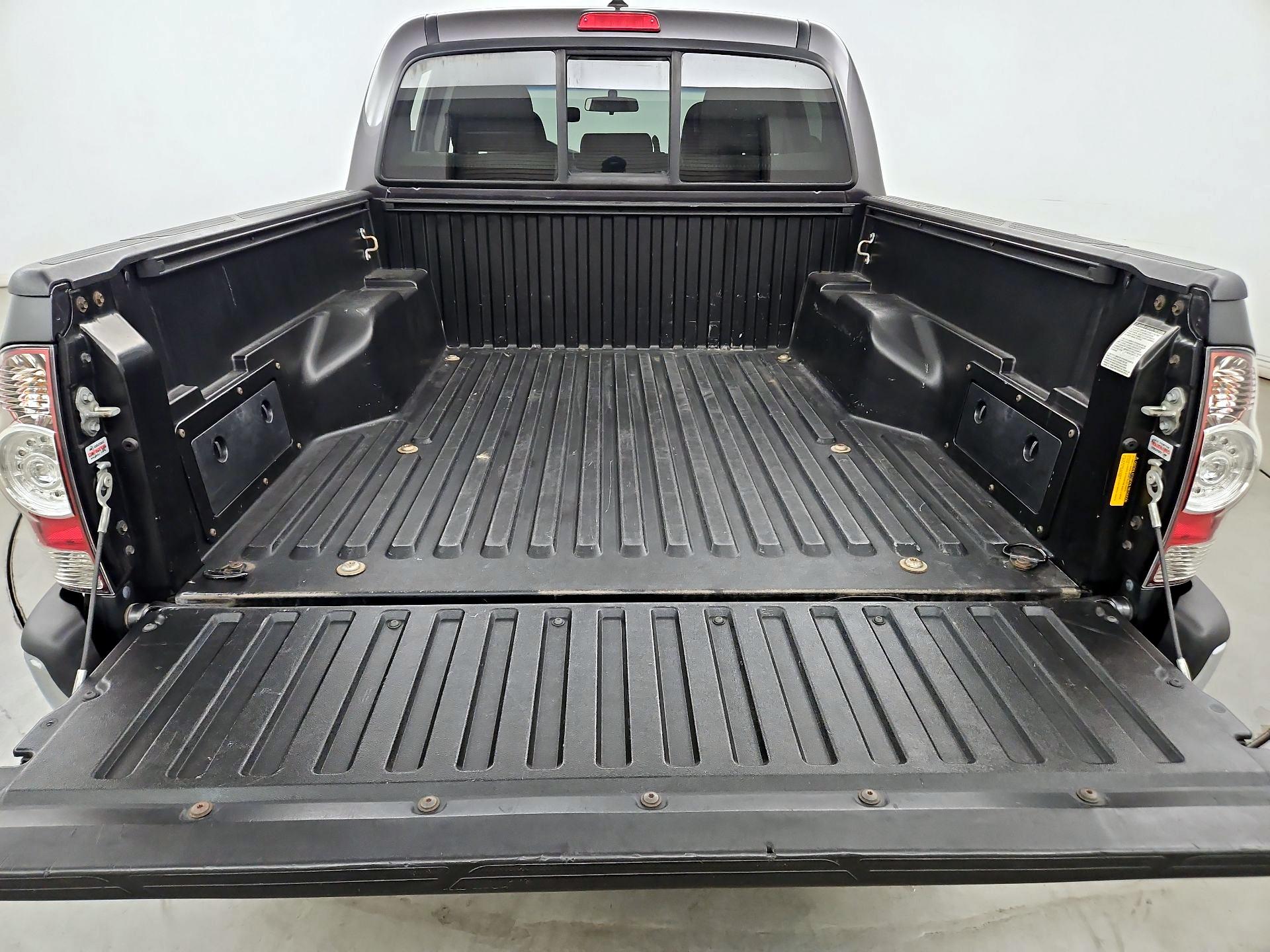 Thumbnail: 2015 Toyota Tacoma - 20