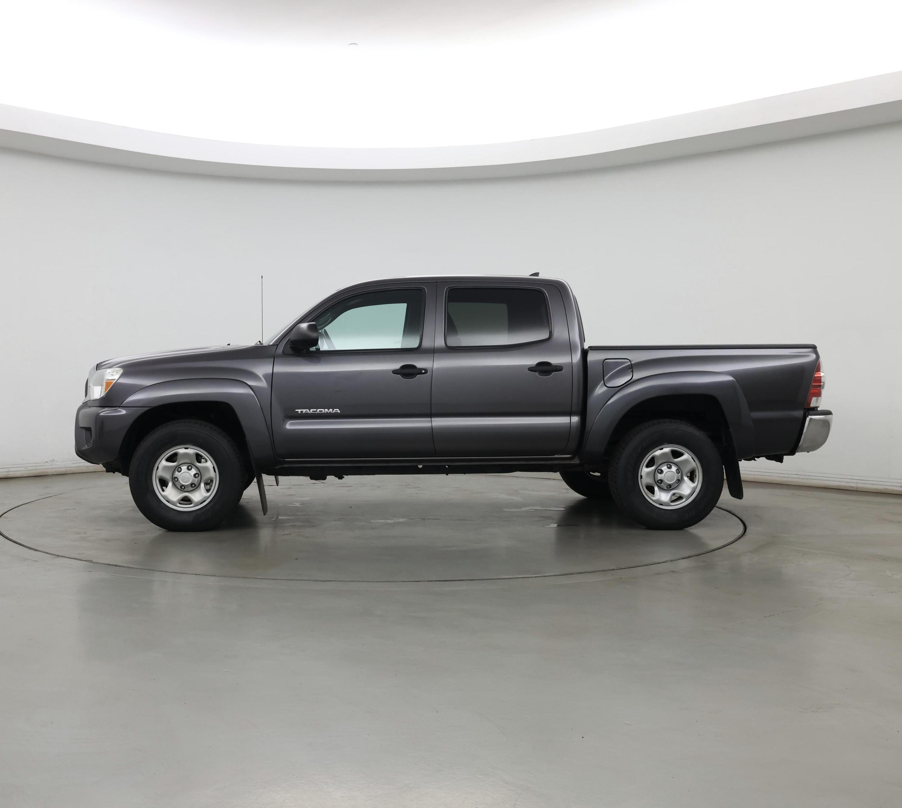 Thumbnail: 2015 Toyota Tacoma - 3