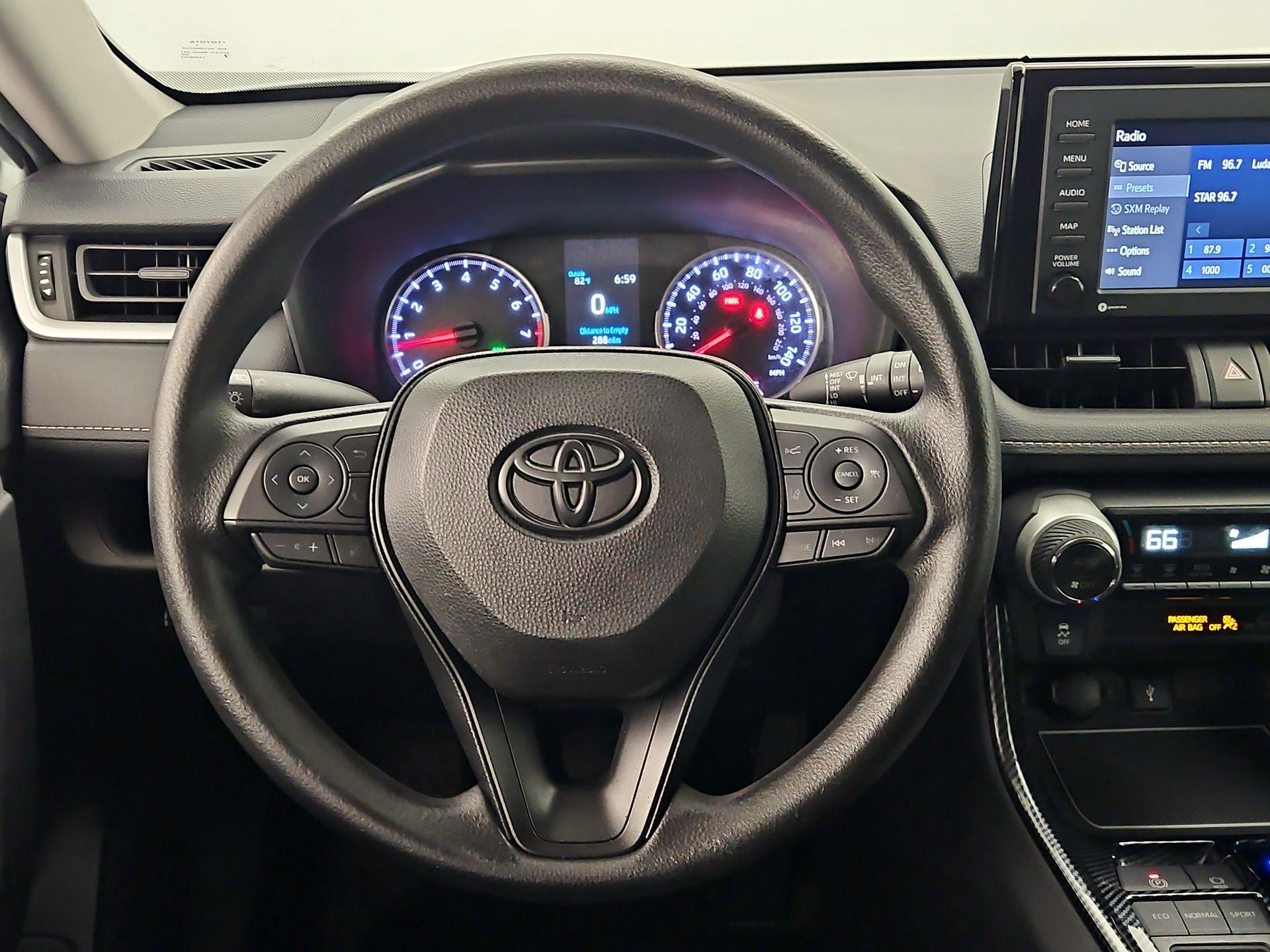 Thumbnail: 2022 Toyota RAV4 - 10