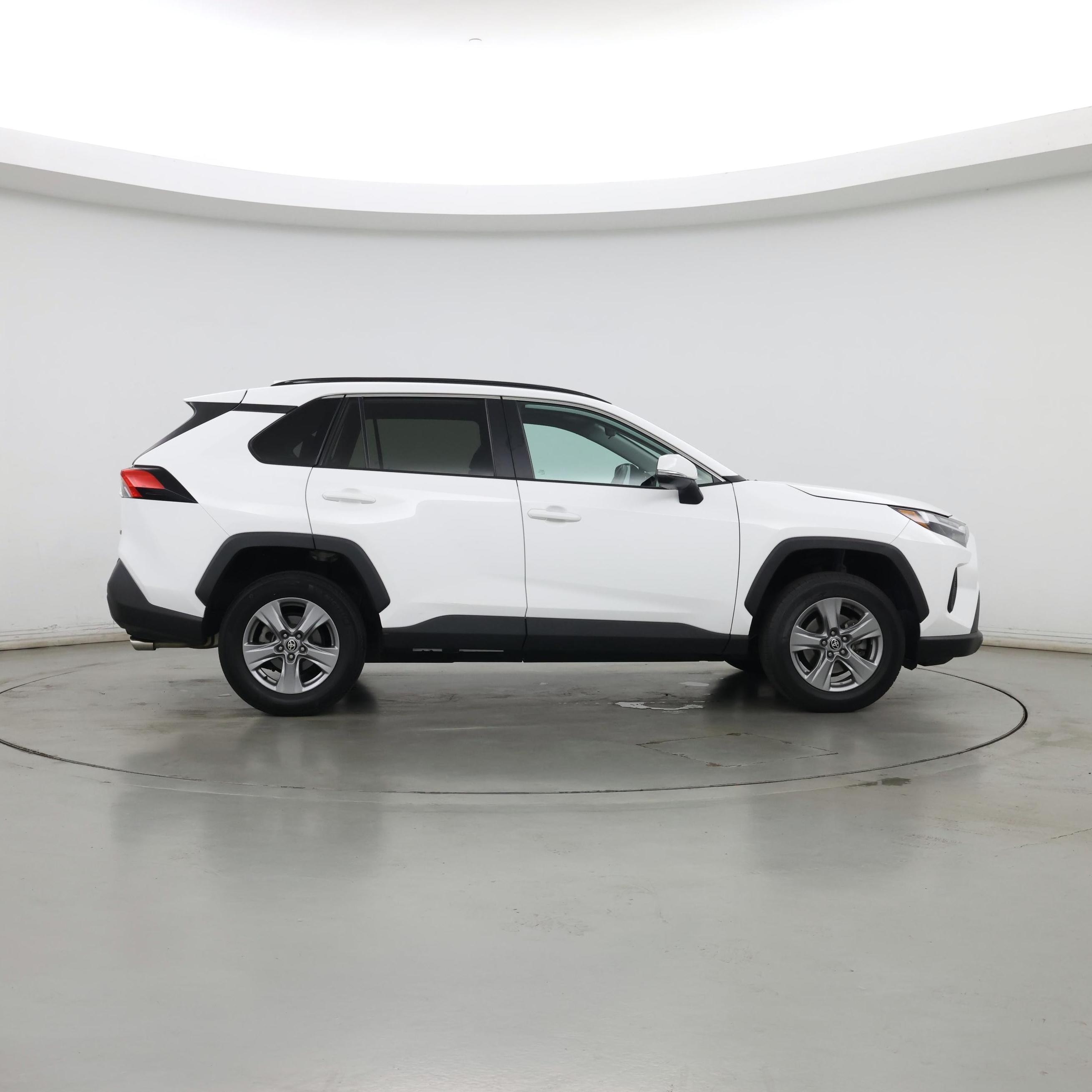 Thumbnail: 2022 Toyota RAV4 - 7