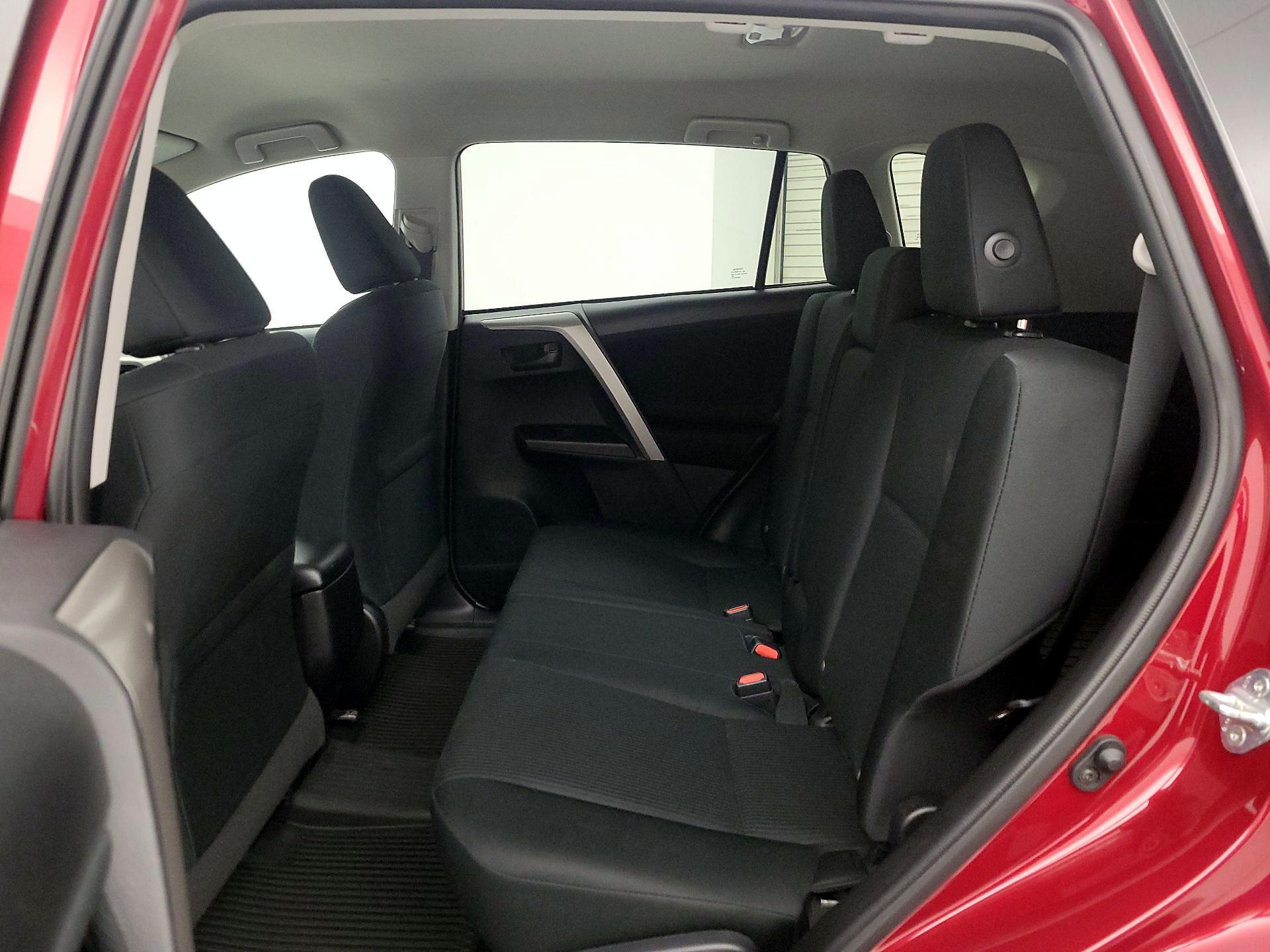 Thumbnail: 2018 Toyota RAV4 - 19