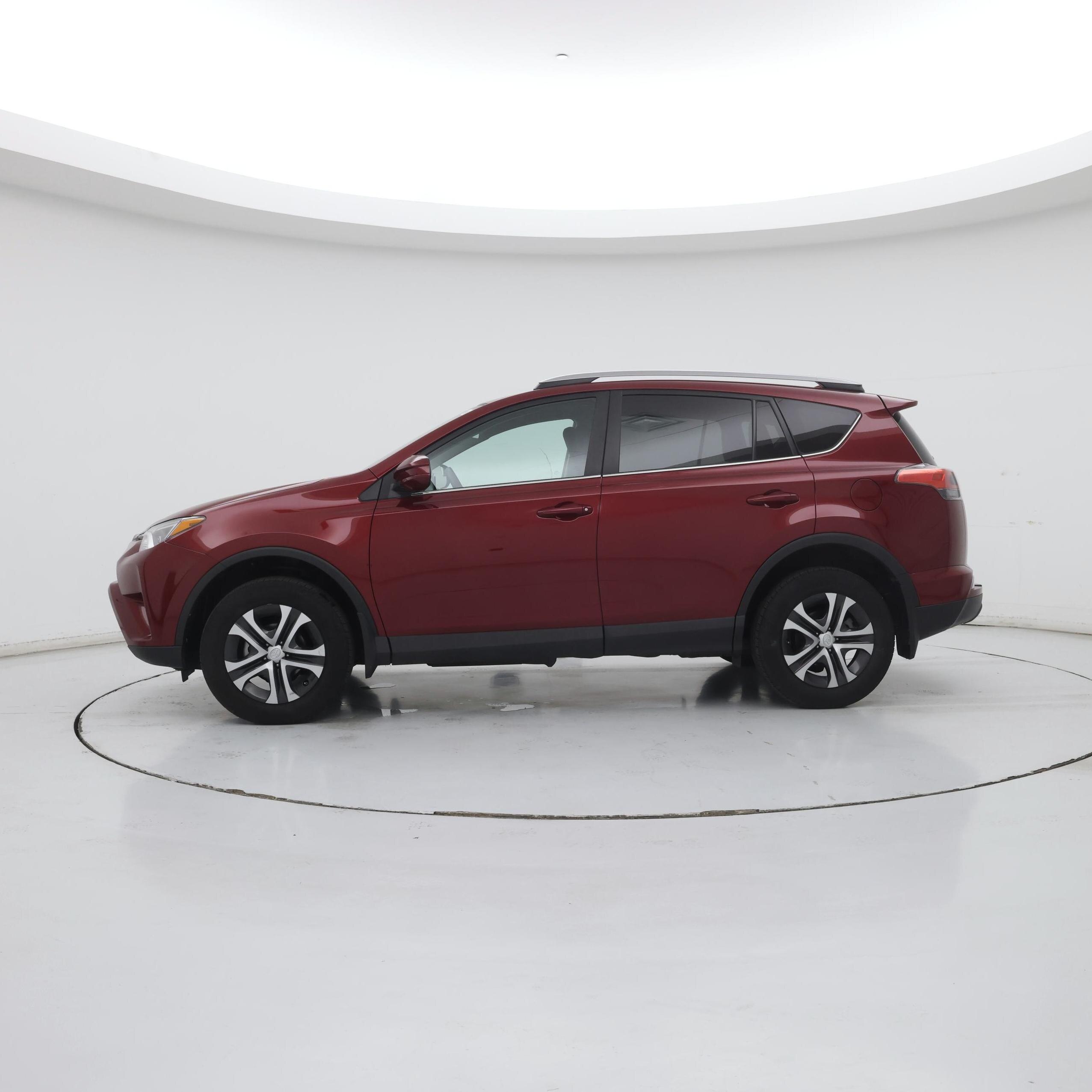 Thumbnail: 2018 Toyota RAV4 - 3