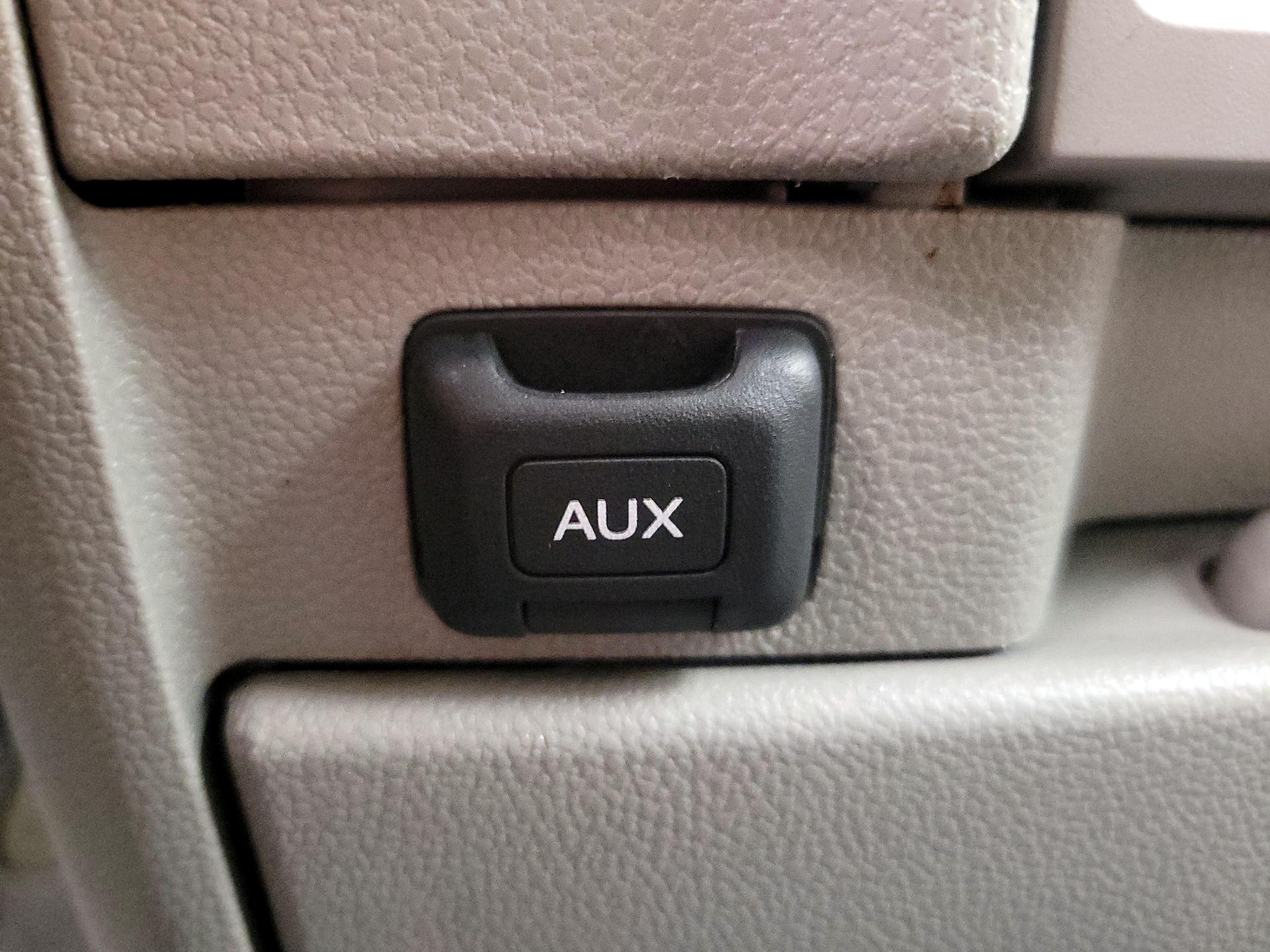 Thumbnail: 2015 Honda Odyssey - 18