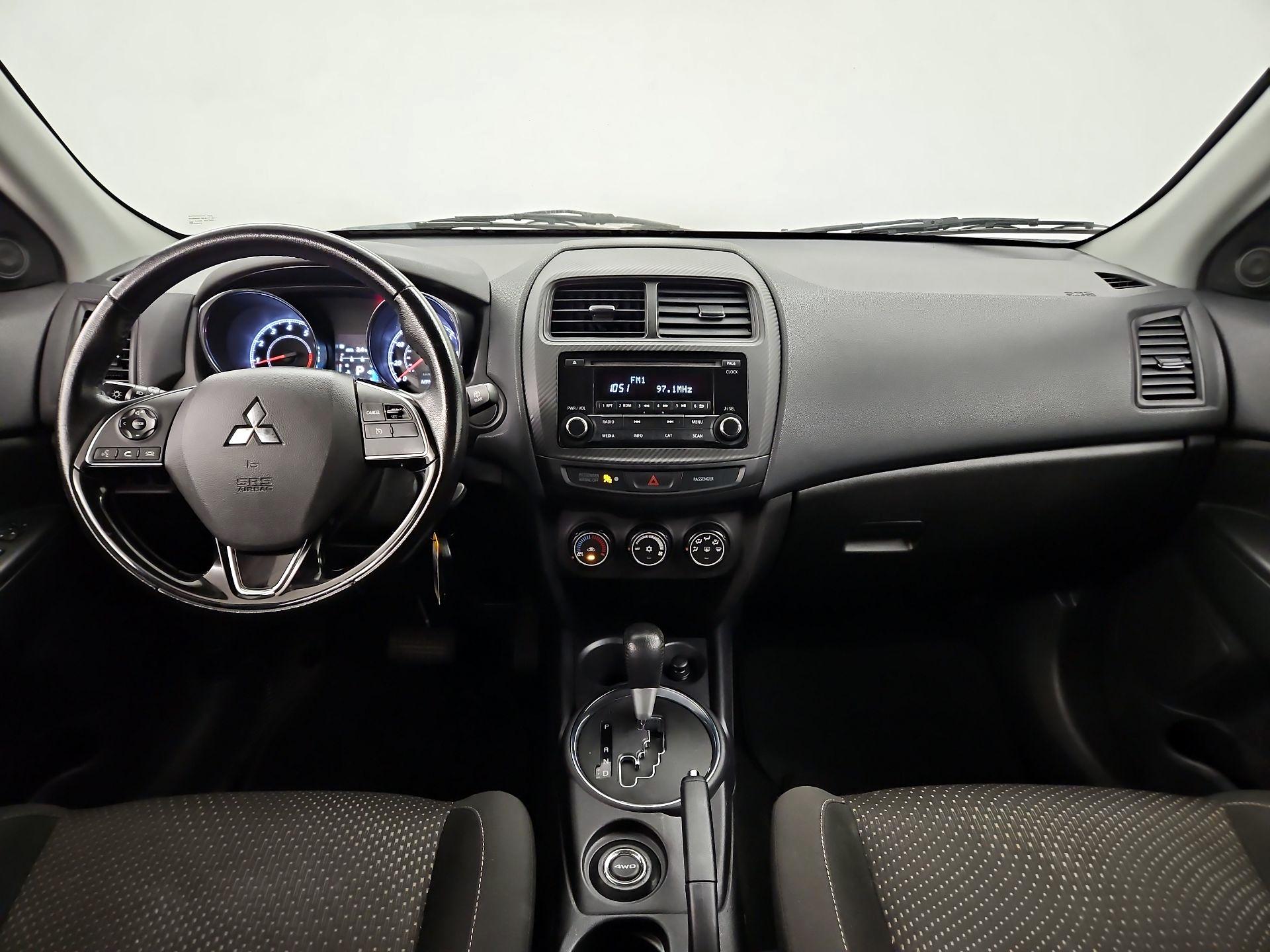 Thumbnail: 2016 Mitsubishi Outlander Sport - 9