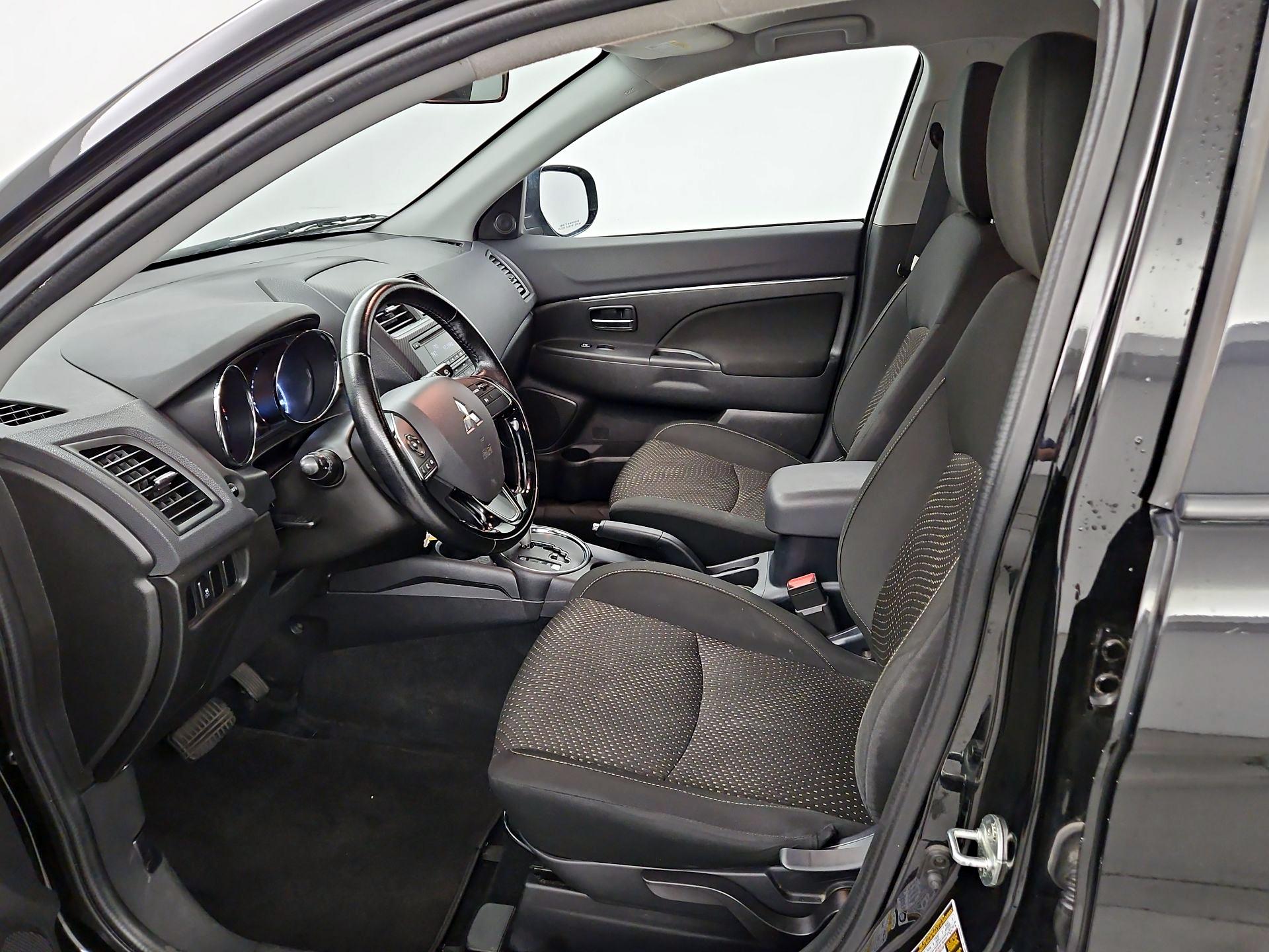 Thumbnail: 2016 Mitsubishi Outlander Sport - 11