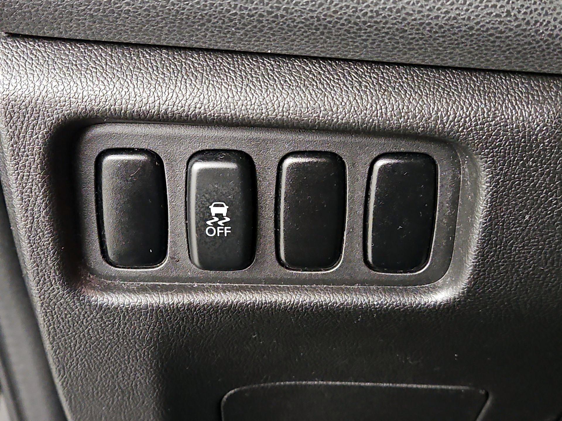 Thumbnail: 2016 Mitsubishi Outlander Sport - 13