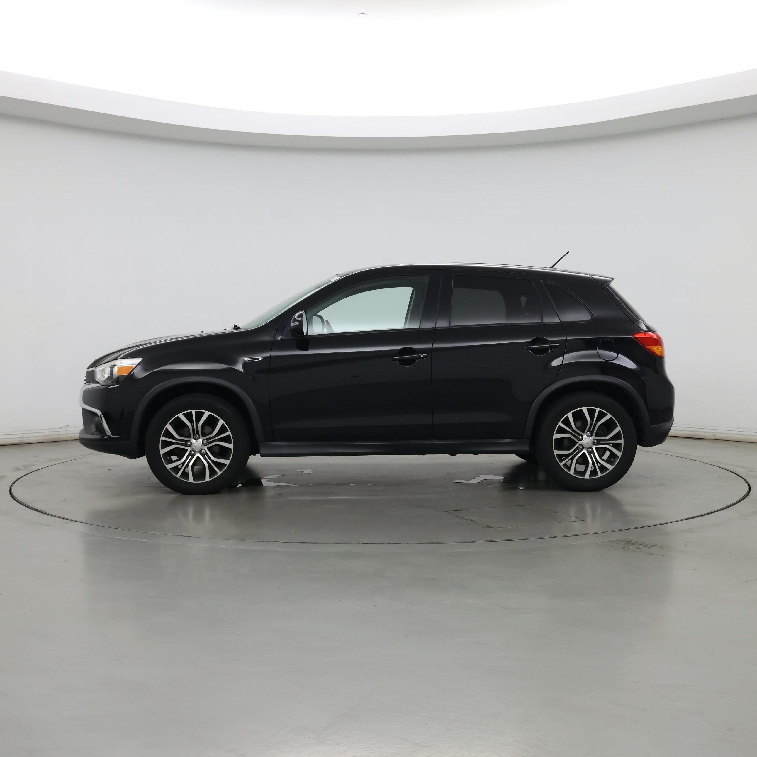 Thumbnail: 2016 Mitsubishi Outlander Sport - 3