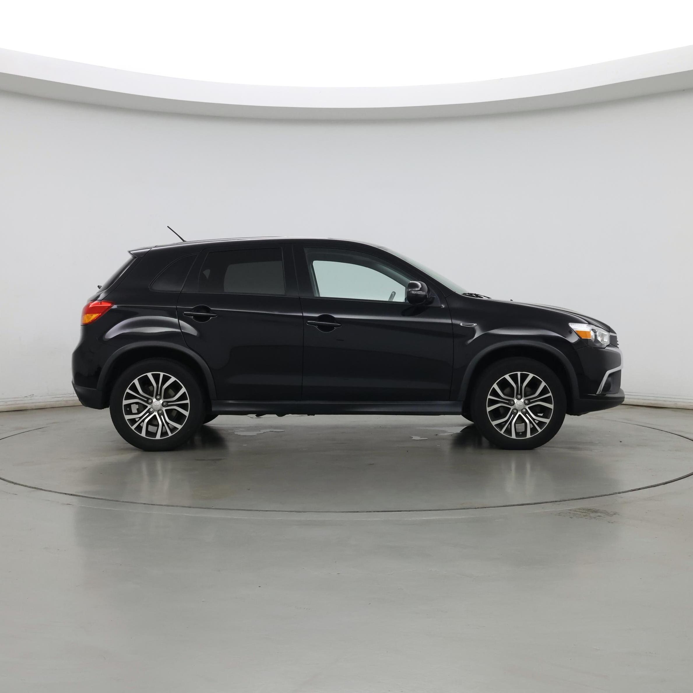 Thumbnail: 2016 Mitsubishi Outlander Sport - 7