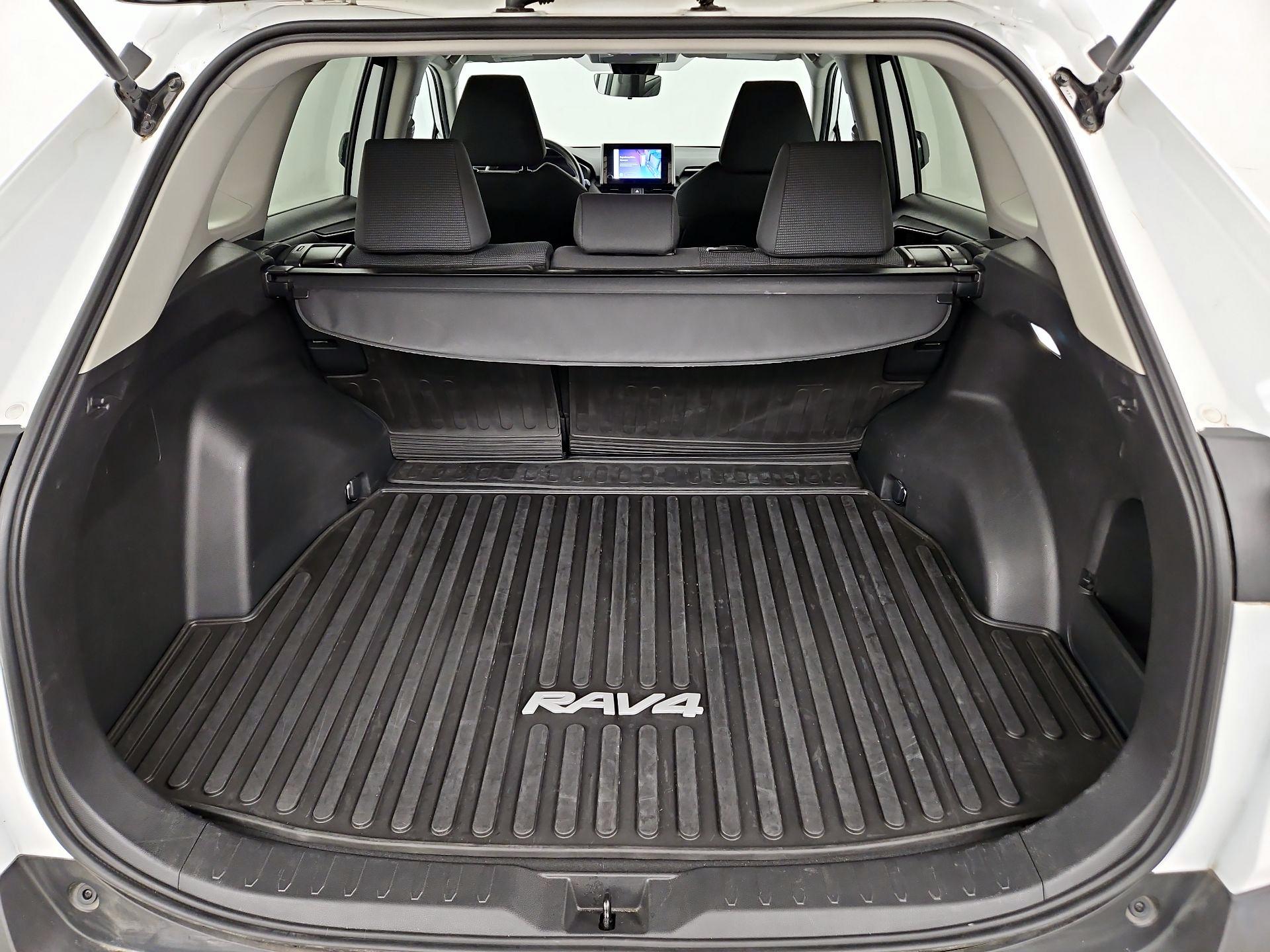 Thumbnail: 2023 Toyota RAV4 - 20