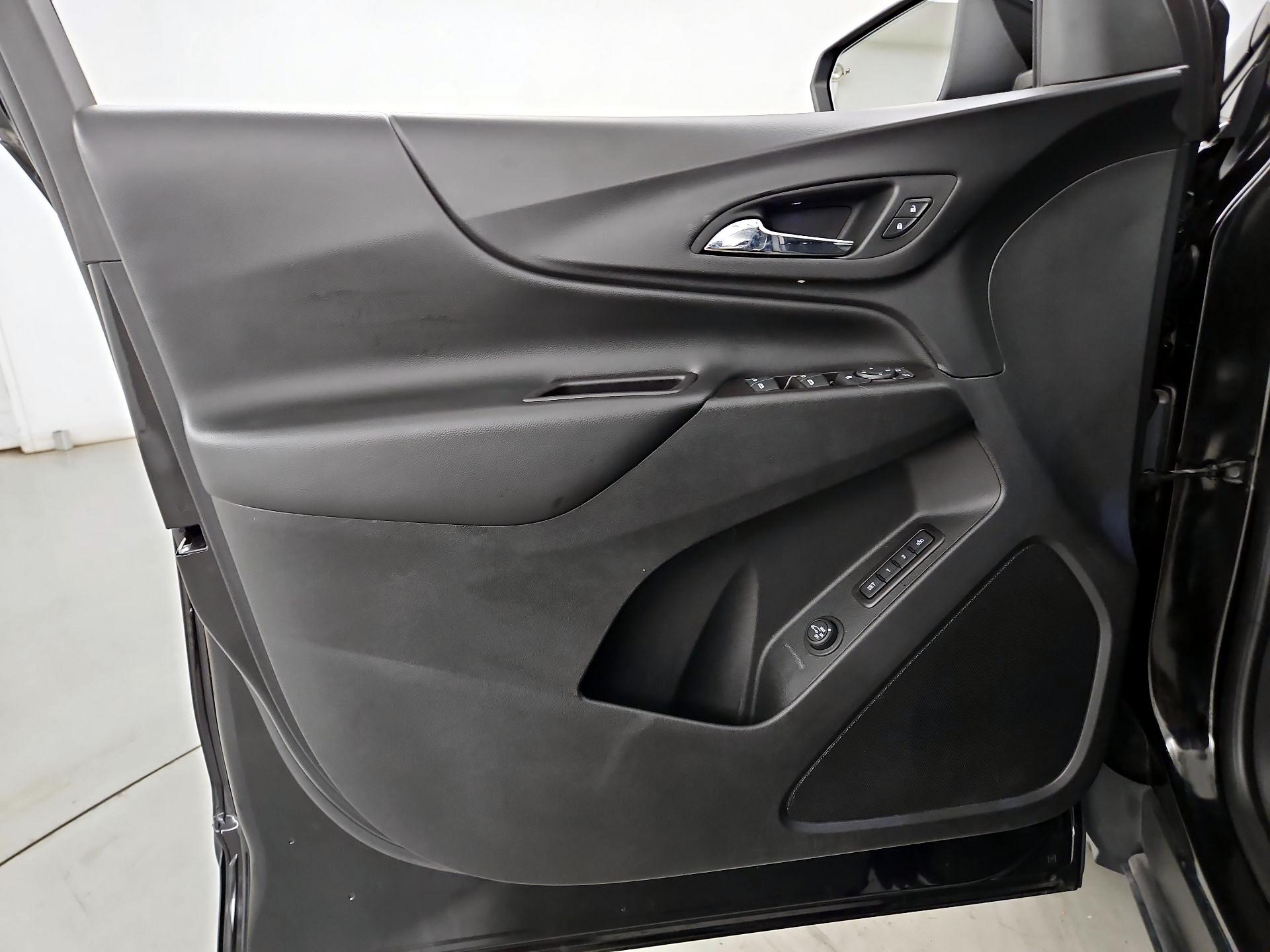 Thumbnail: 2020 Chevrolet Equinox - 12